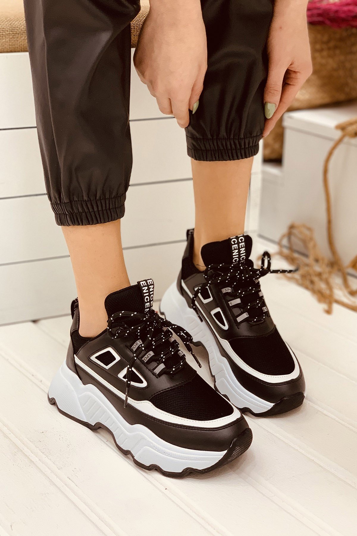 Nice Siyah Sport Bağcıklı 4Cm Taban Yk Bayan Spor Ayakkabı Sneakers