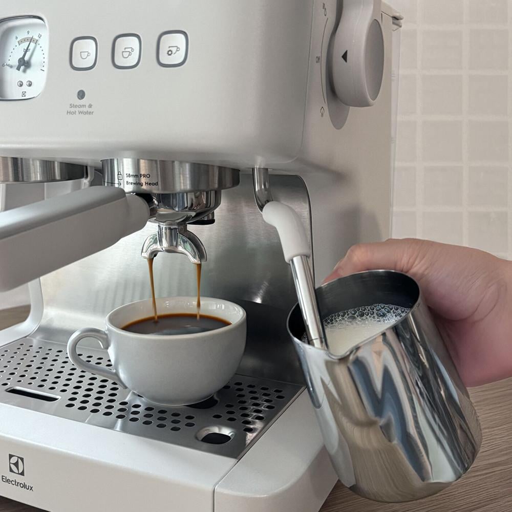 Electrolux E8EC1-8SW Öğütücülü Espresso Makinesi