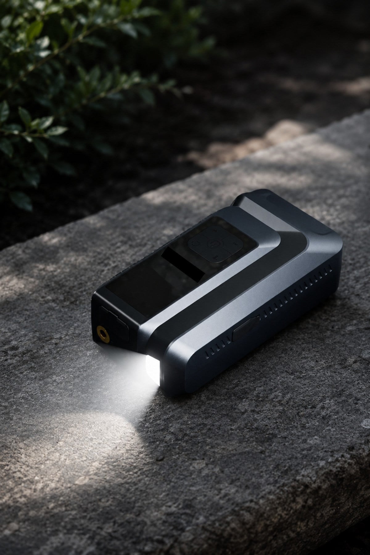 Laiser 18.000 mAh Akım Korumalı Akü Takviye Cihazı, Lastik Şişirme Pompası, Powerbank Özellikli LED Işıklı Kompresör