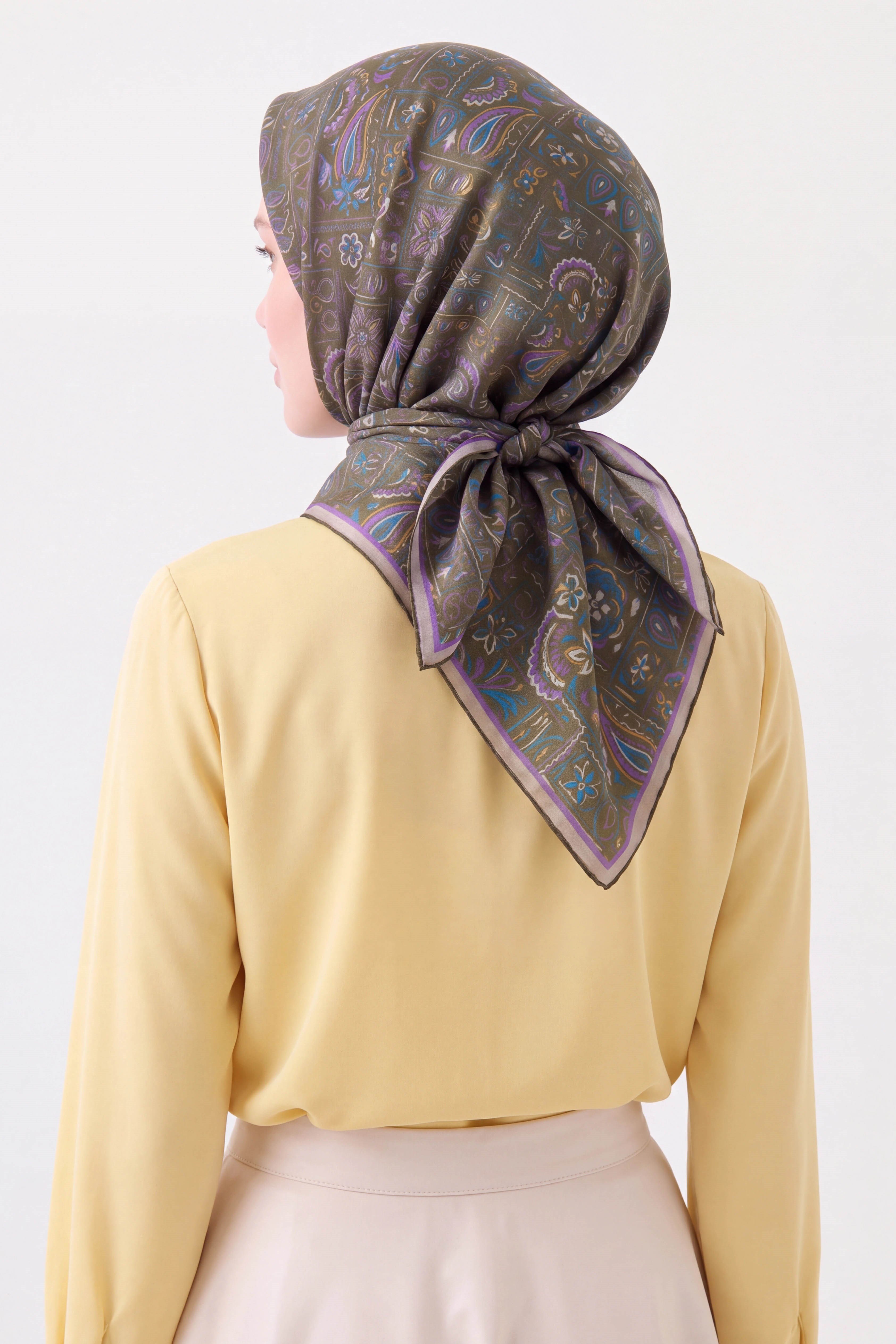 73165-07Soft Eşarp Etnik Koyu Yeşil