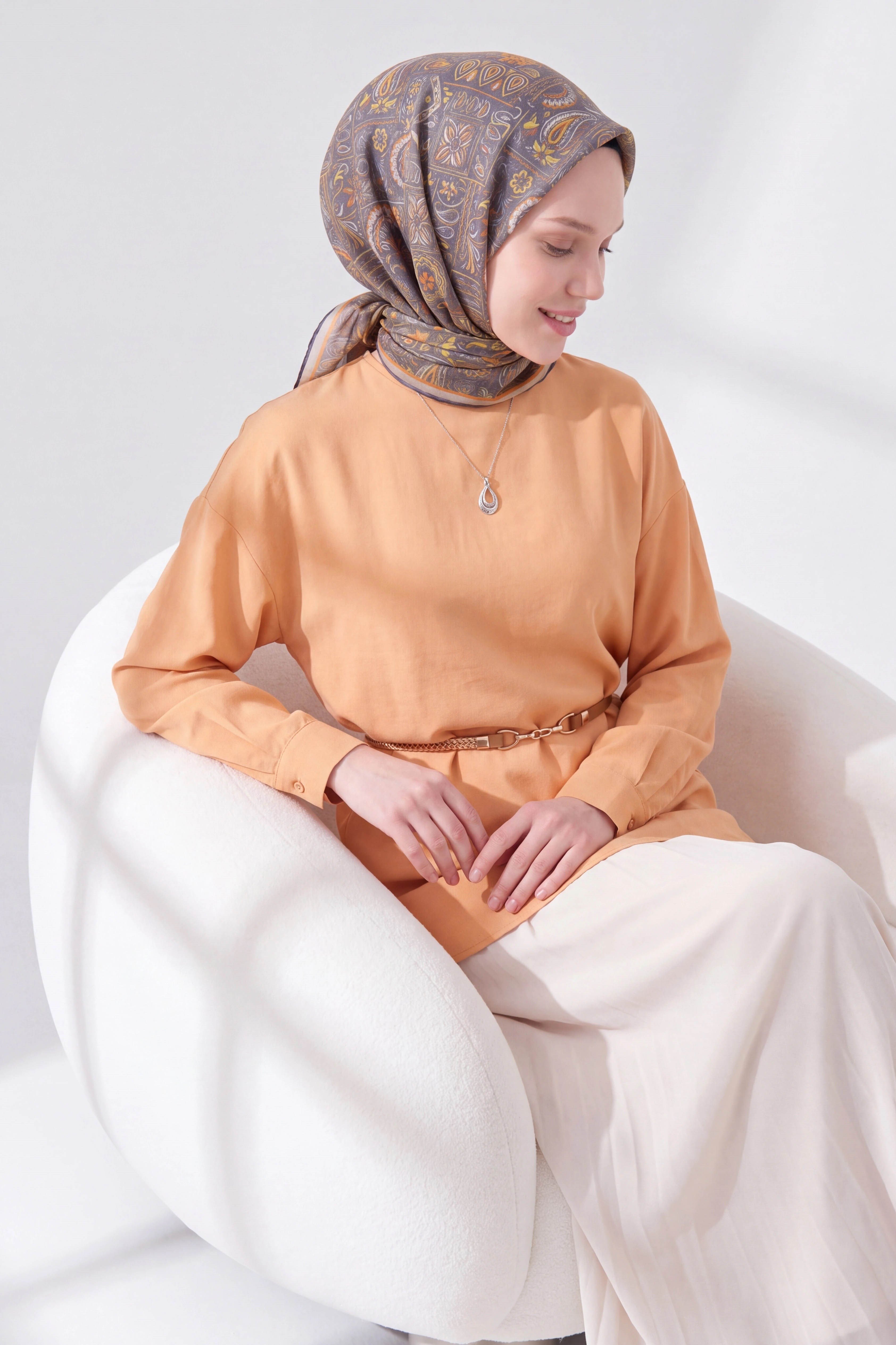 73165-09Soft Eşarp Etnik Füme