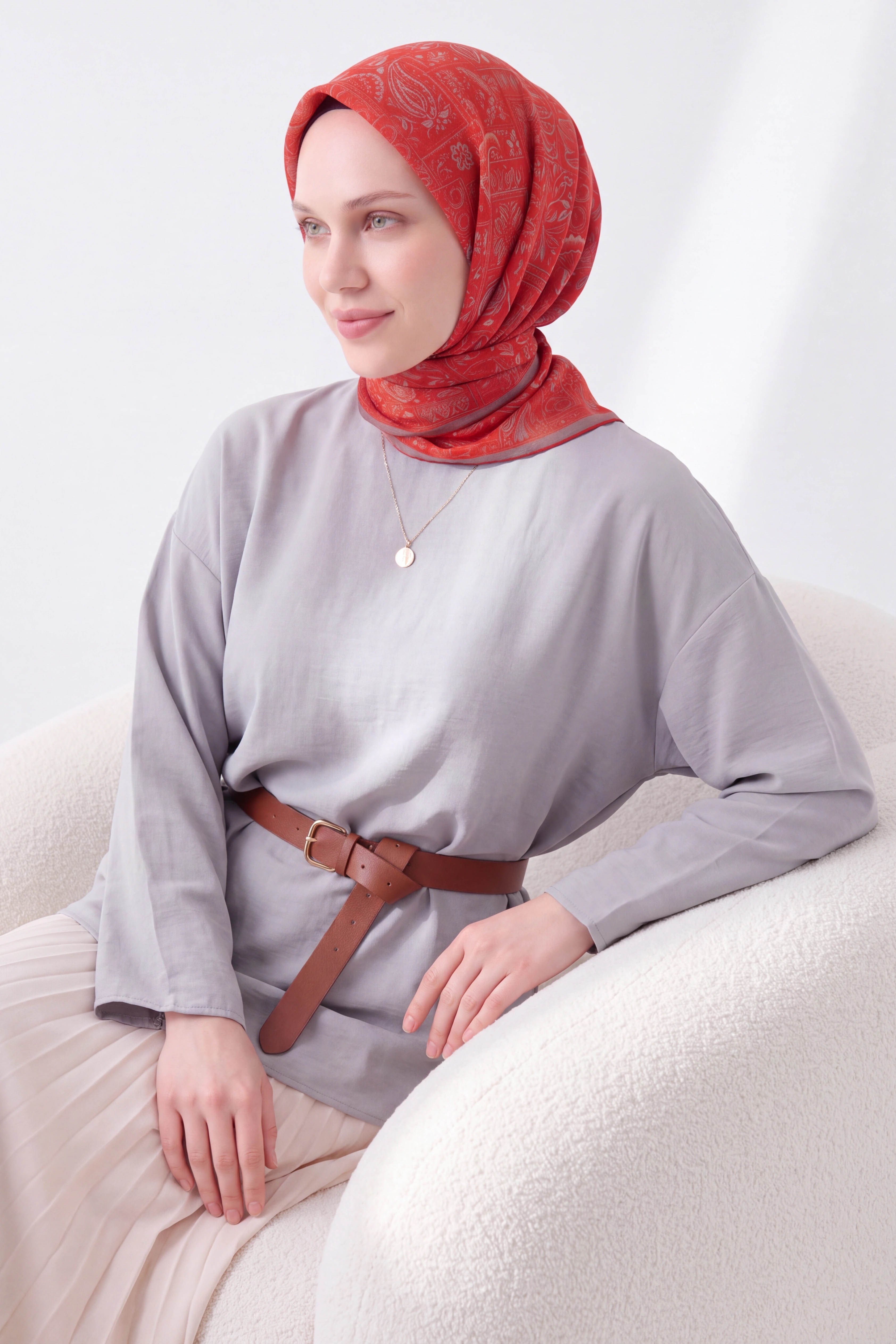 73165-20Soft Eşarp Etnik Kırmızı