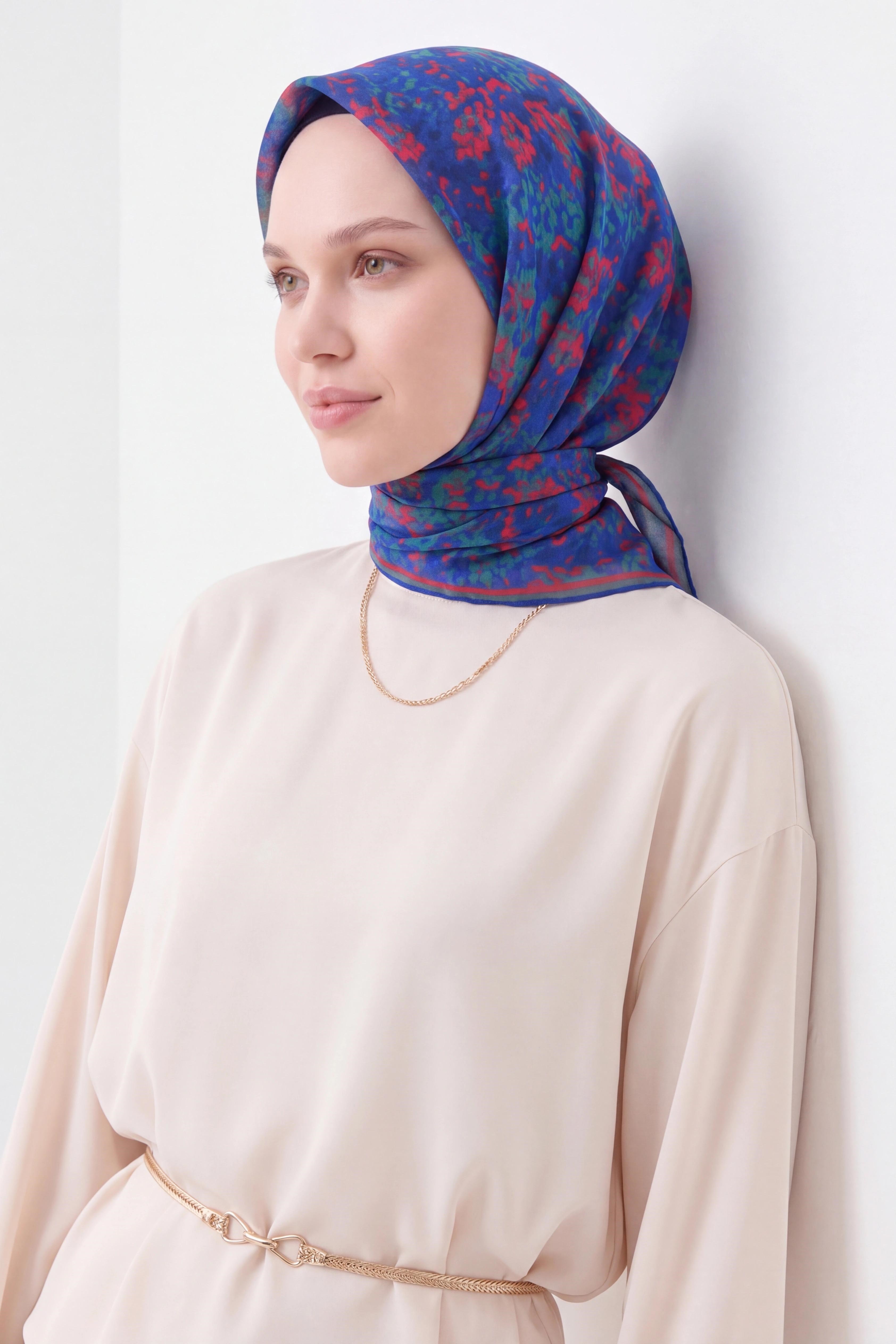 73166-06Soft Eşarp Autumn Bloom Morcivert
