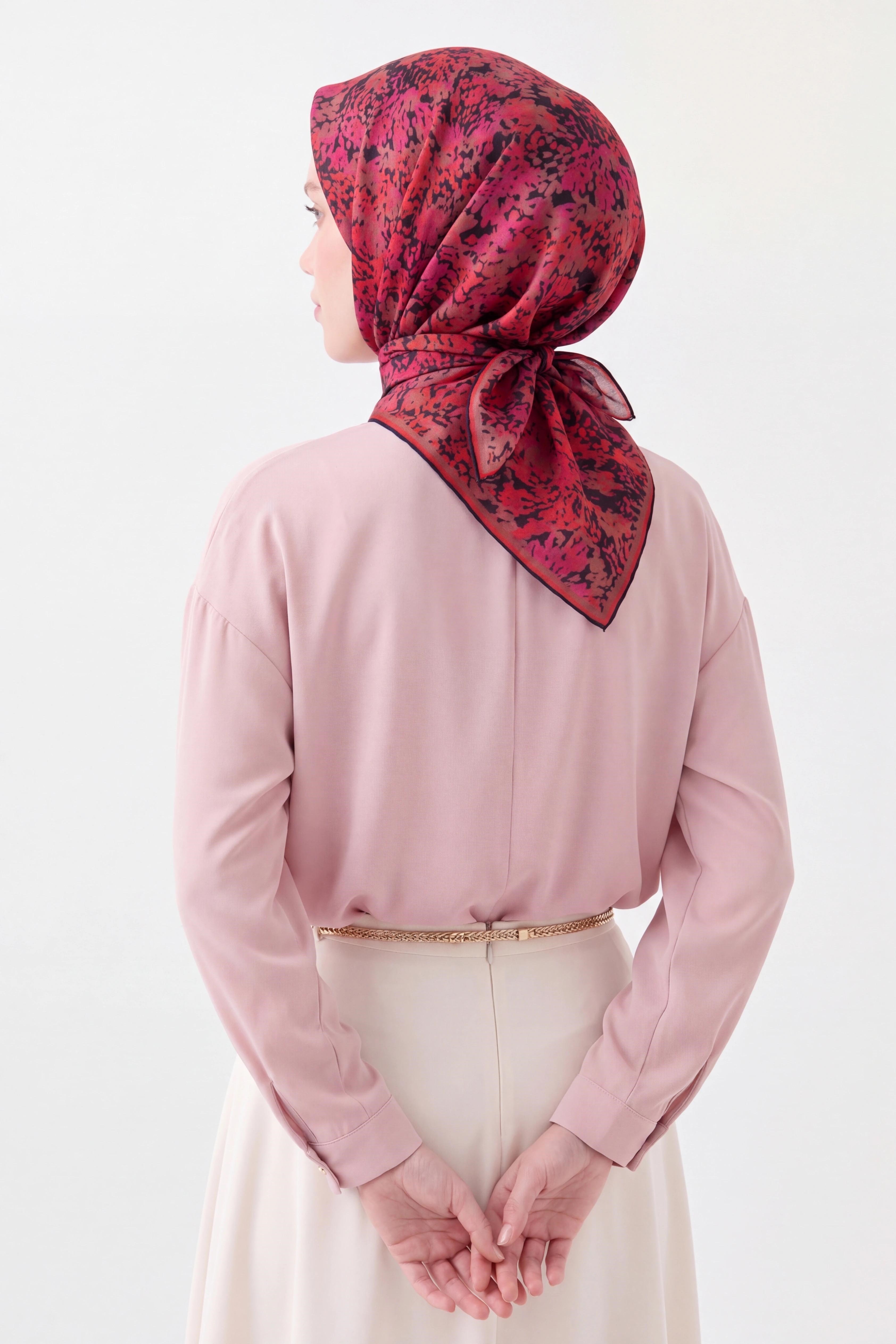73166-07Soft Eşarp Autumn Bloom Siyah