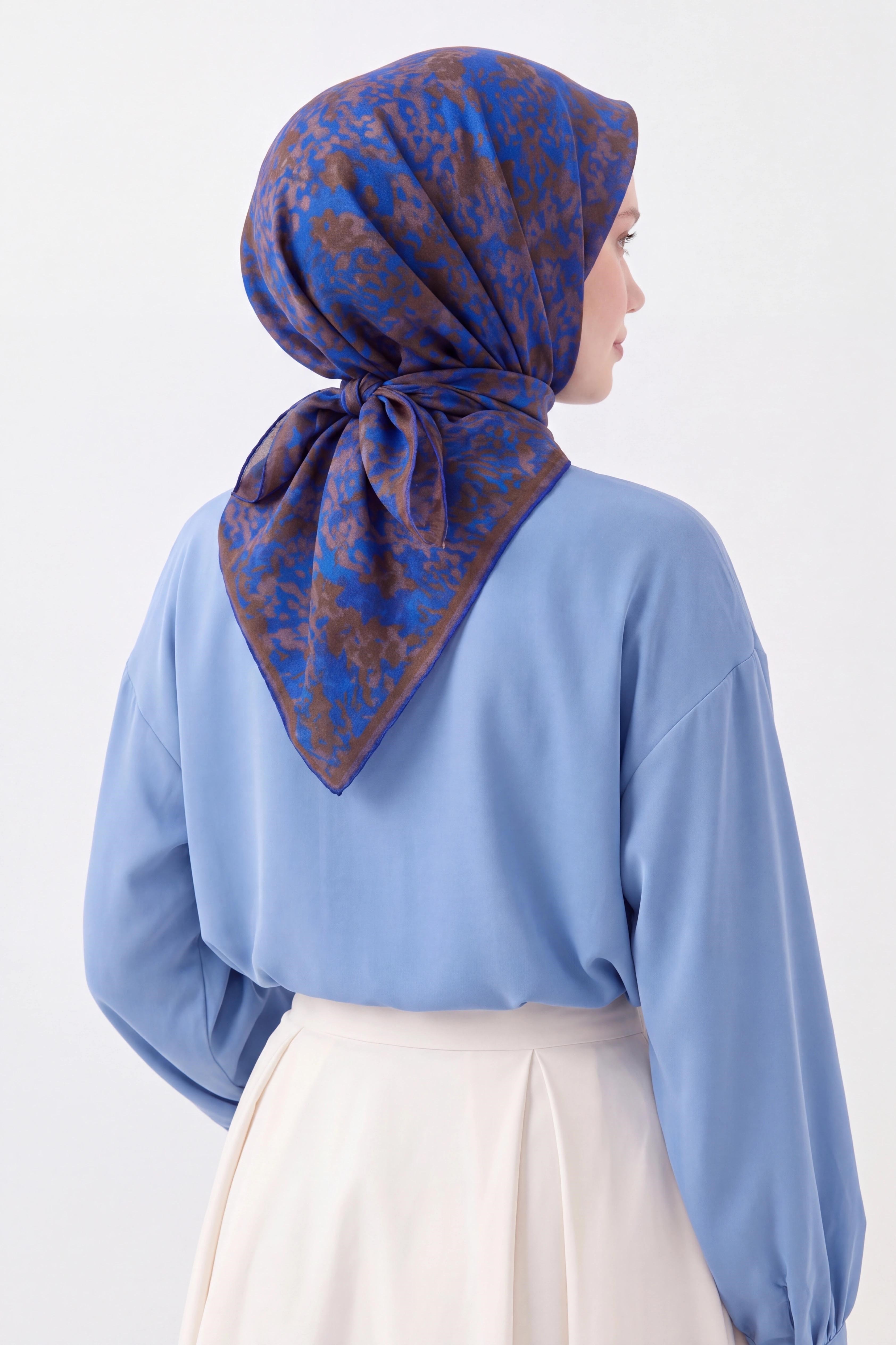 73166-08Soft Eşarp Autumn Bloom Saks Mavisi