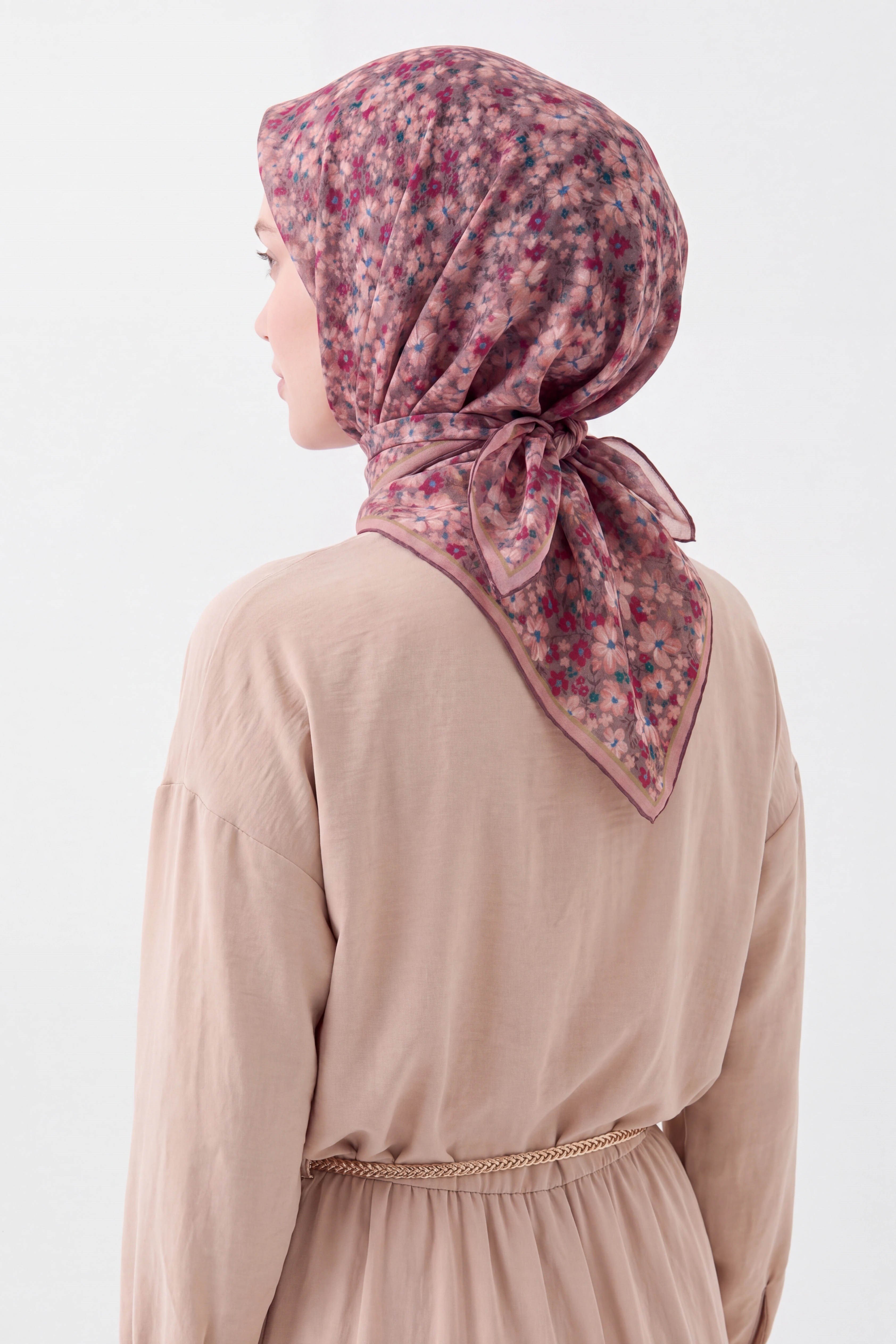 73168-05Soft Eşarp Mini Floral Gri