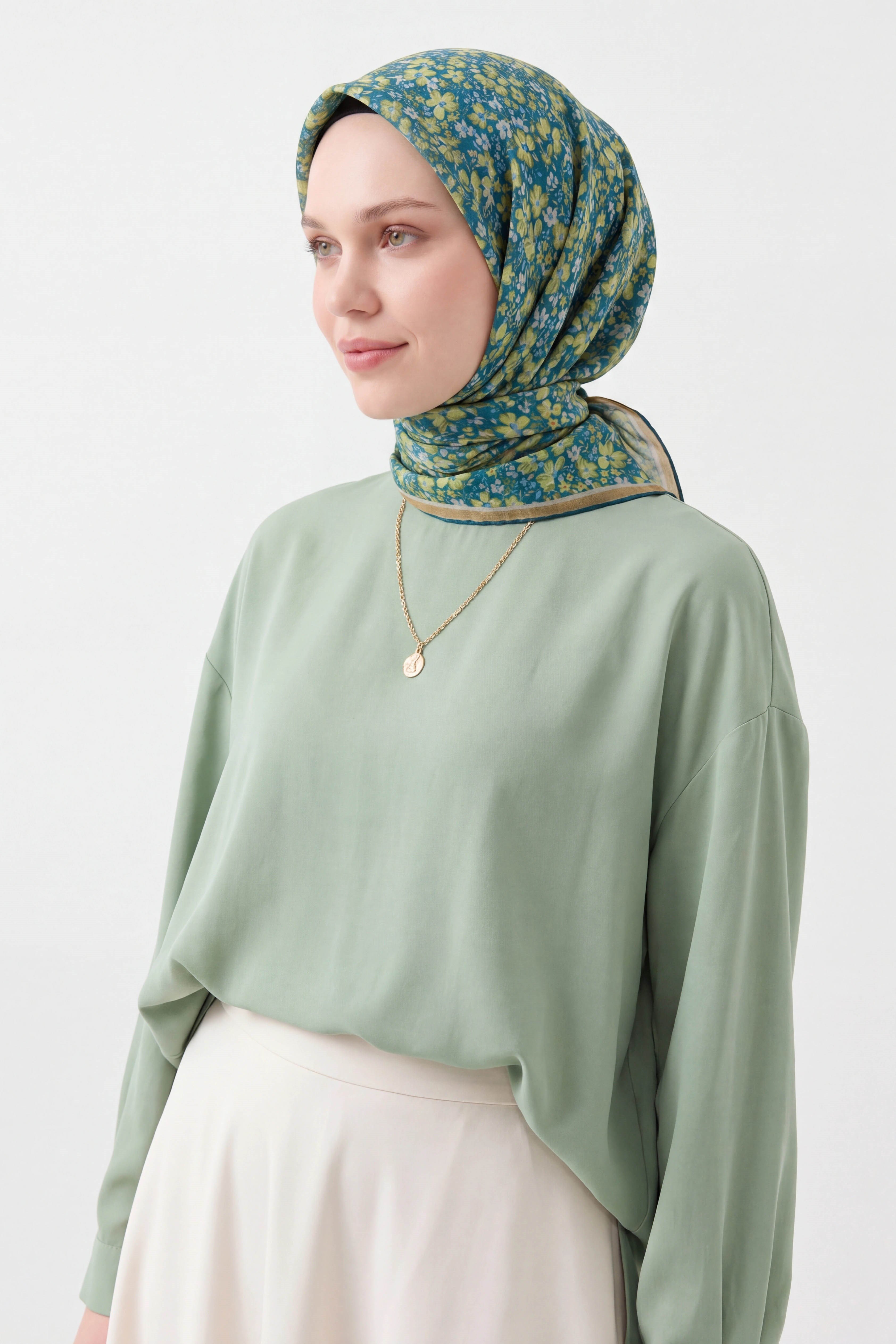 73168-11Soft Eşarp Mini Floral Patina Yeşili