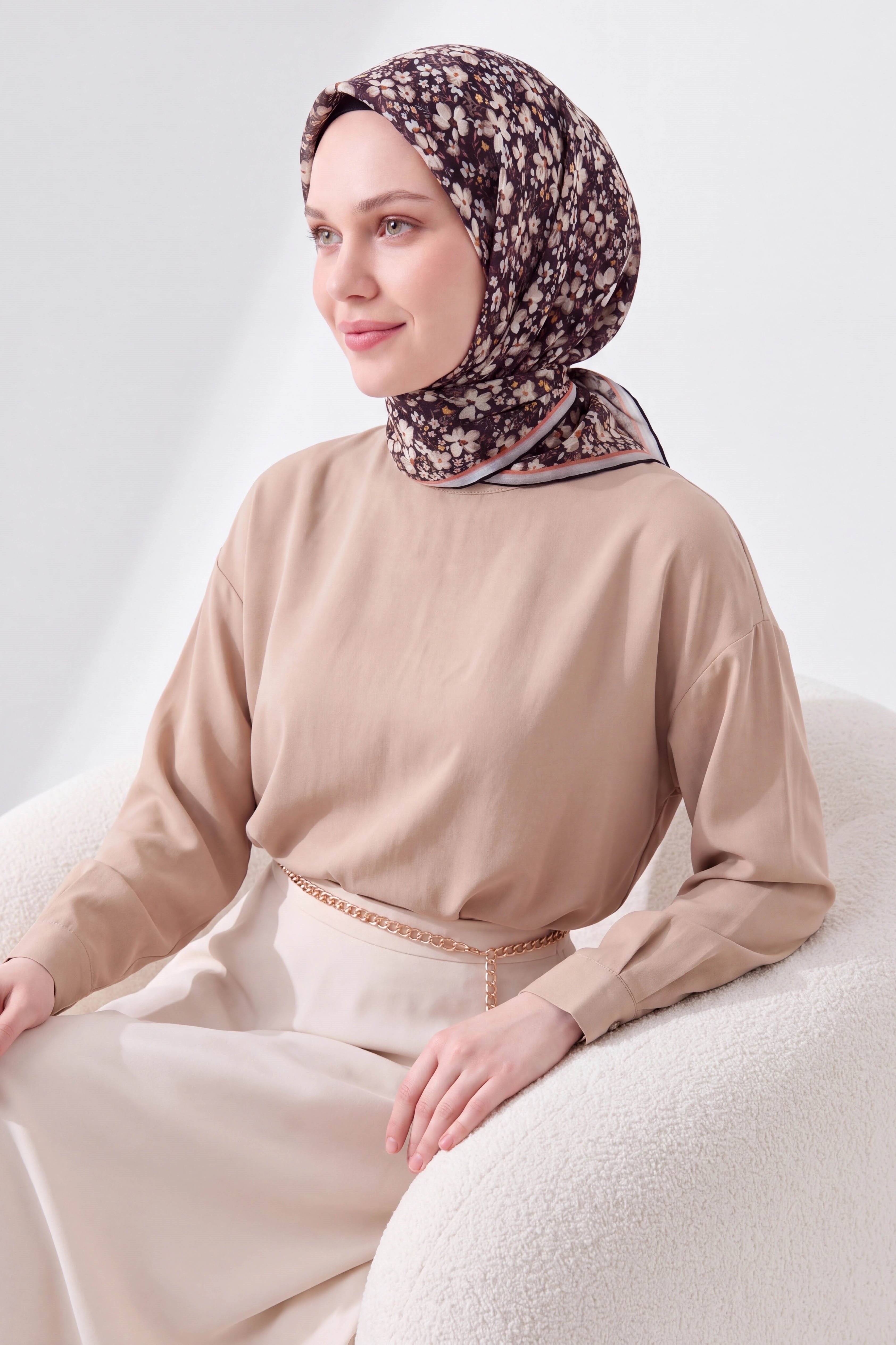 73168-13Soft Eşarp Mini Floral Siyah