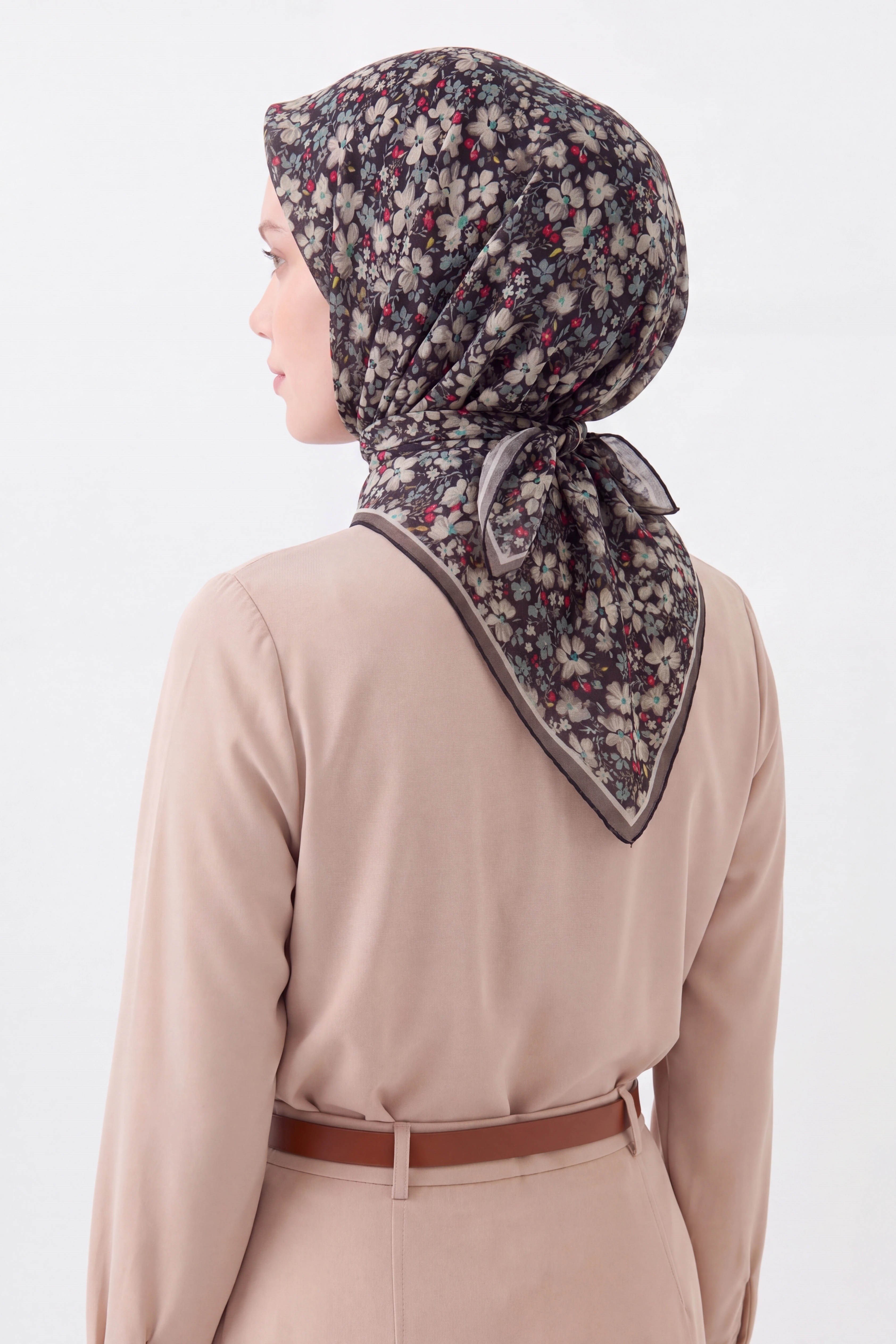 73168-24Soft Eşarp Mini Floral Siyah