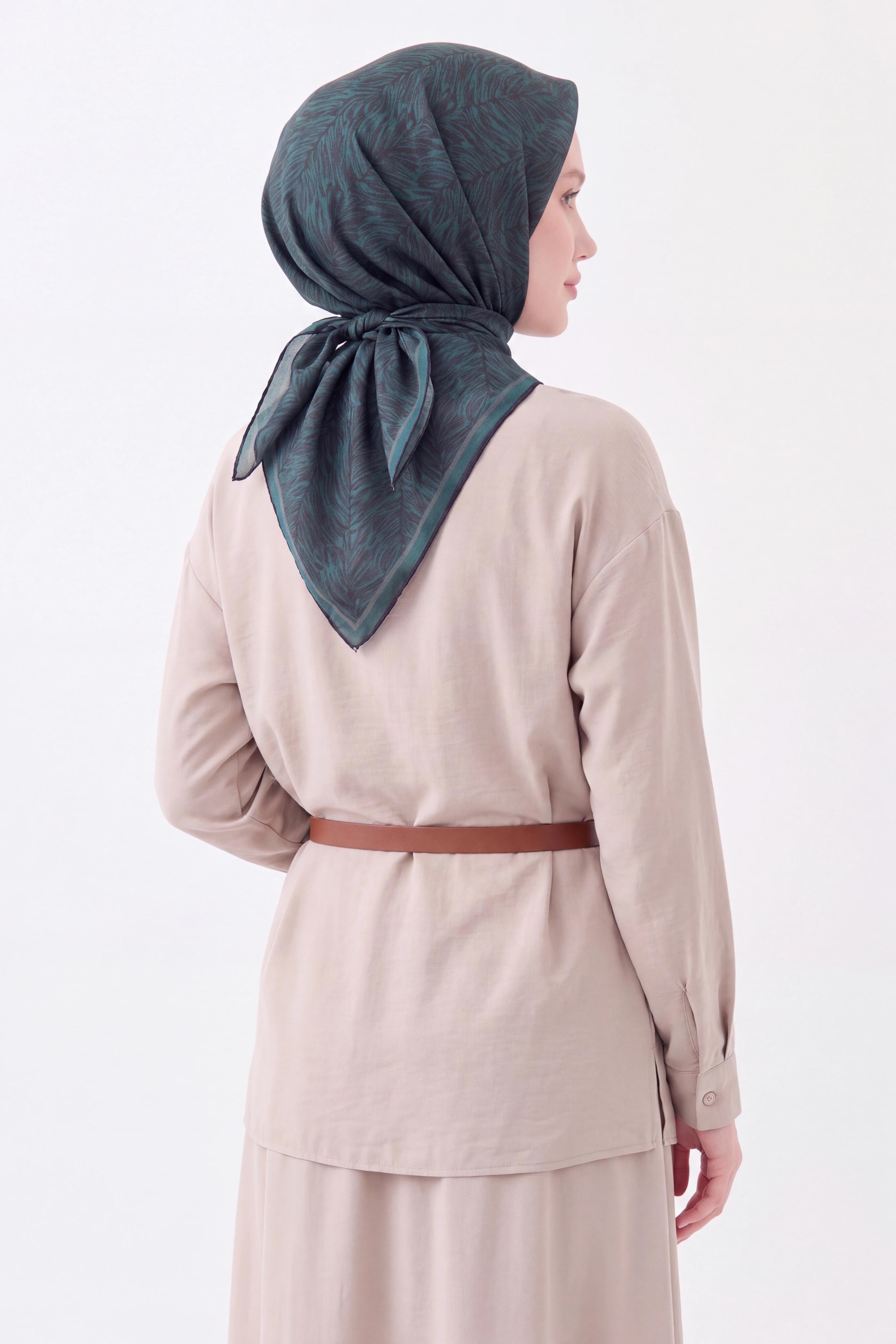 73169-06Soft Eşarp Petra Petrol Mavisi
