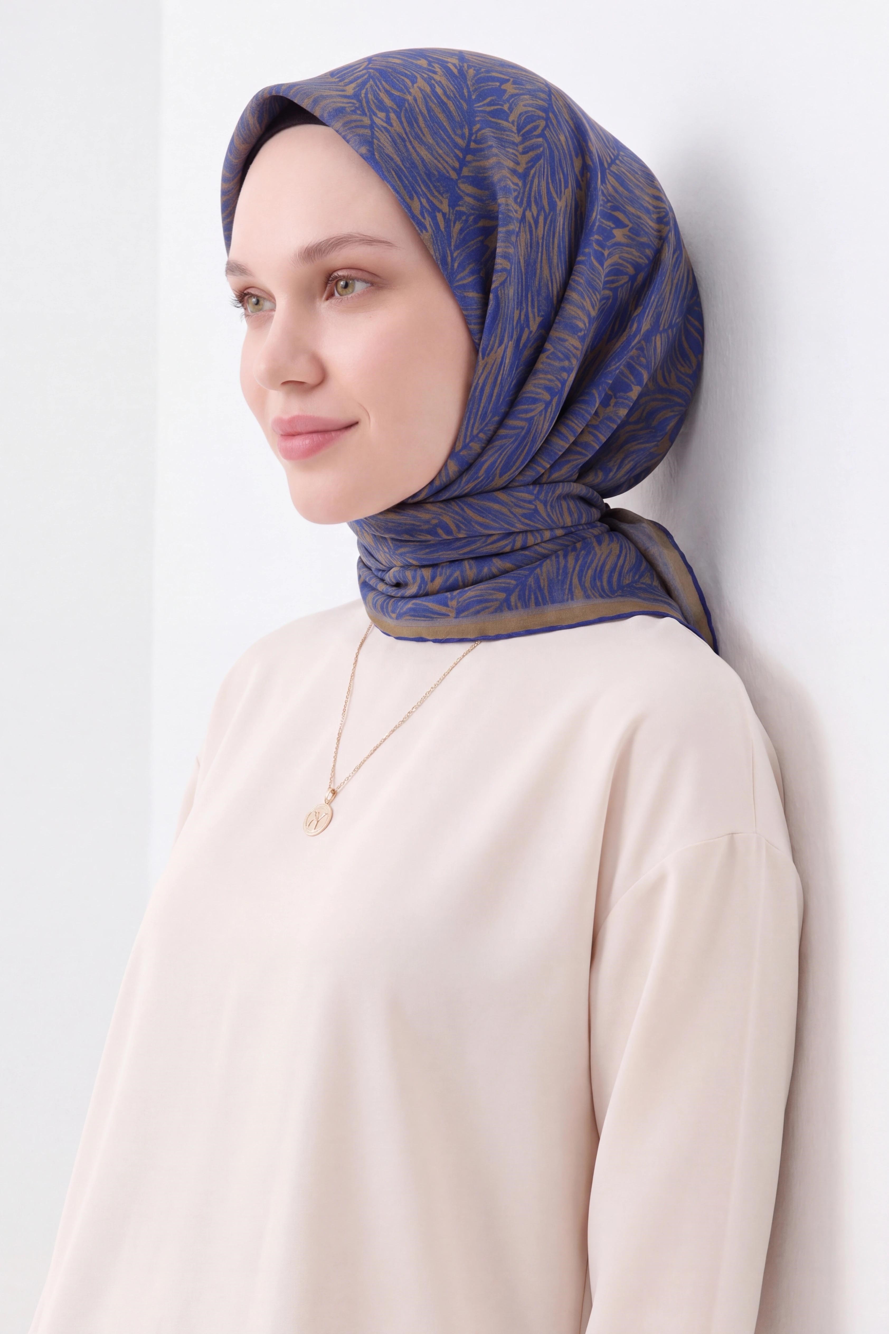 73169-19Soft Eşarp Petra Saks Mavisi