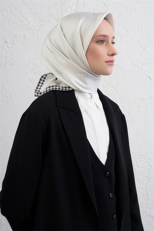 Armine Sura İpek Eşarp 9443-03