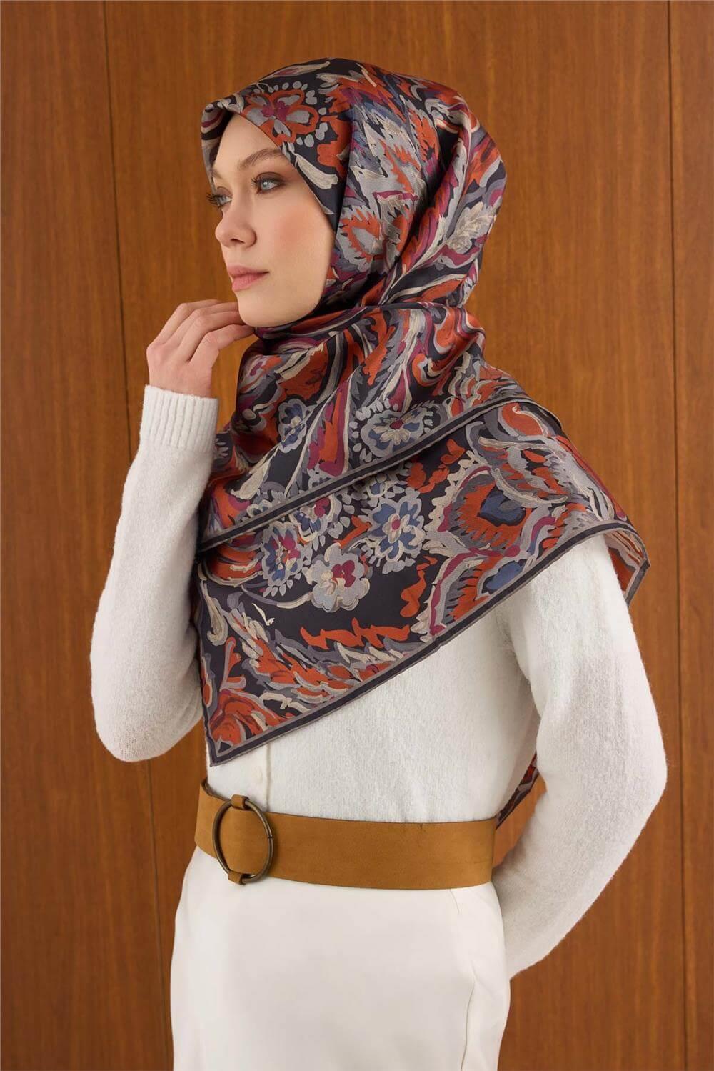 Büyük Boy İpek Eşarp Vintage Çiçek Desen Soluk Siyah 110x110