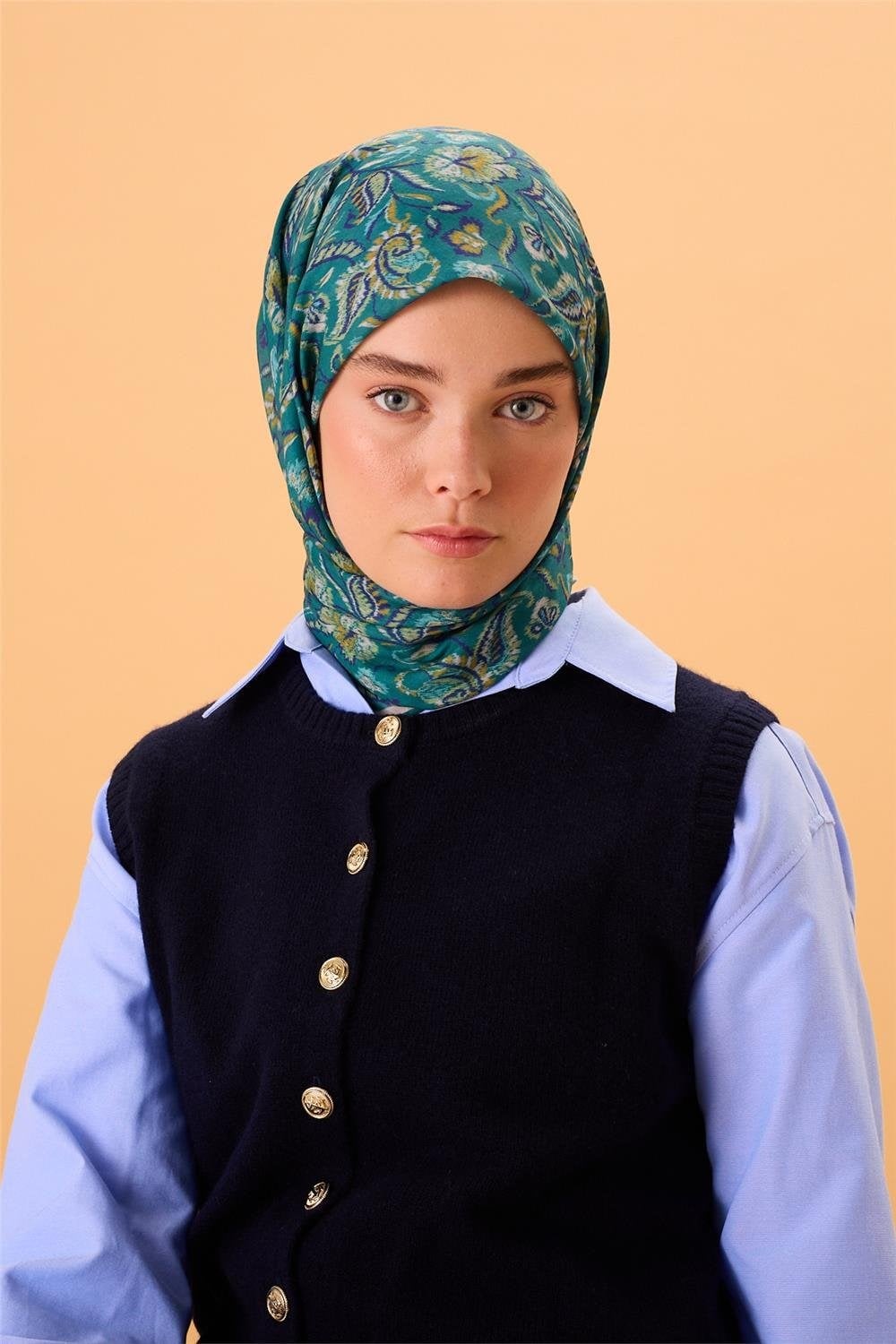 İnce Pamuk Soft Eşarp Patina Yeşili-Butter Yellow Desenli Kaymaz Dokulu Tok
                Duruşlu 90X90