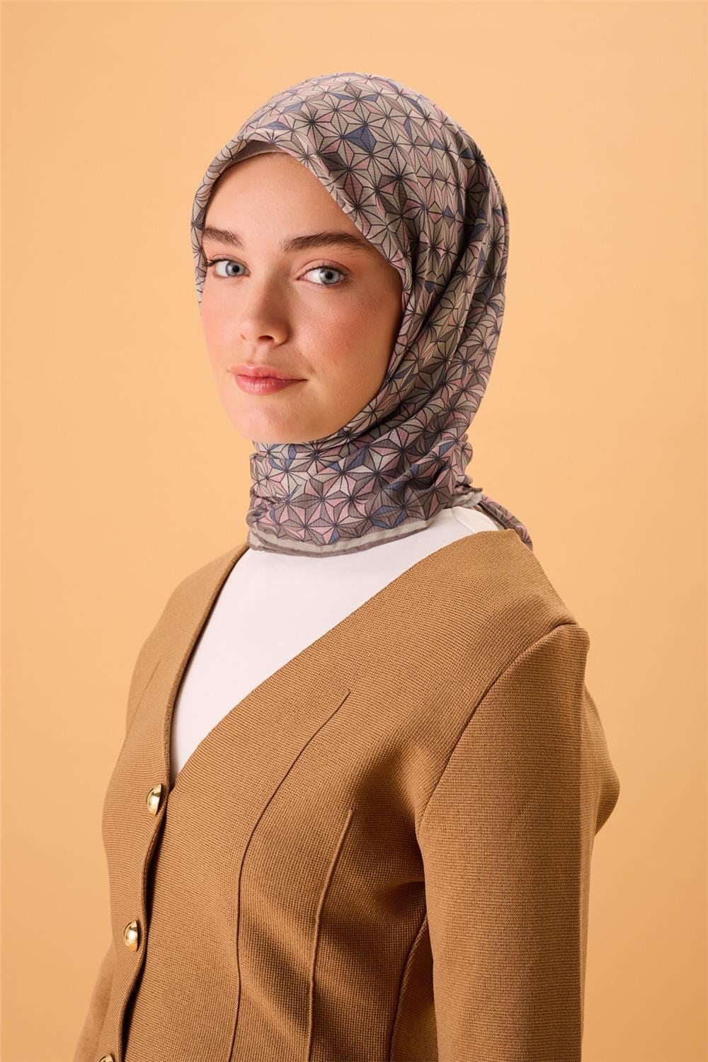 İnce Pamuk Soft Eşarp Vizon-Pembe Geometrik Desenli Tok Duruşlu 90X90