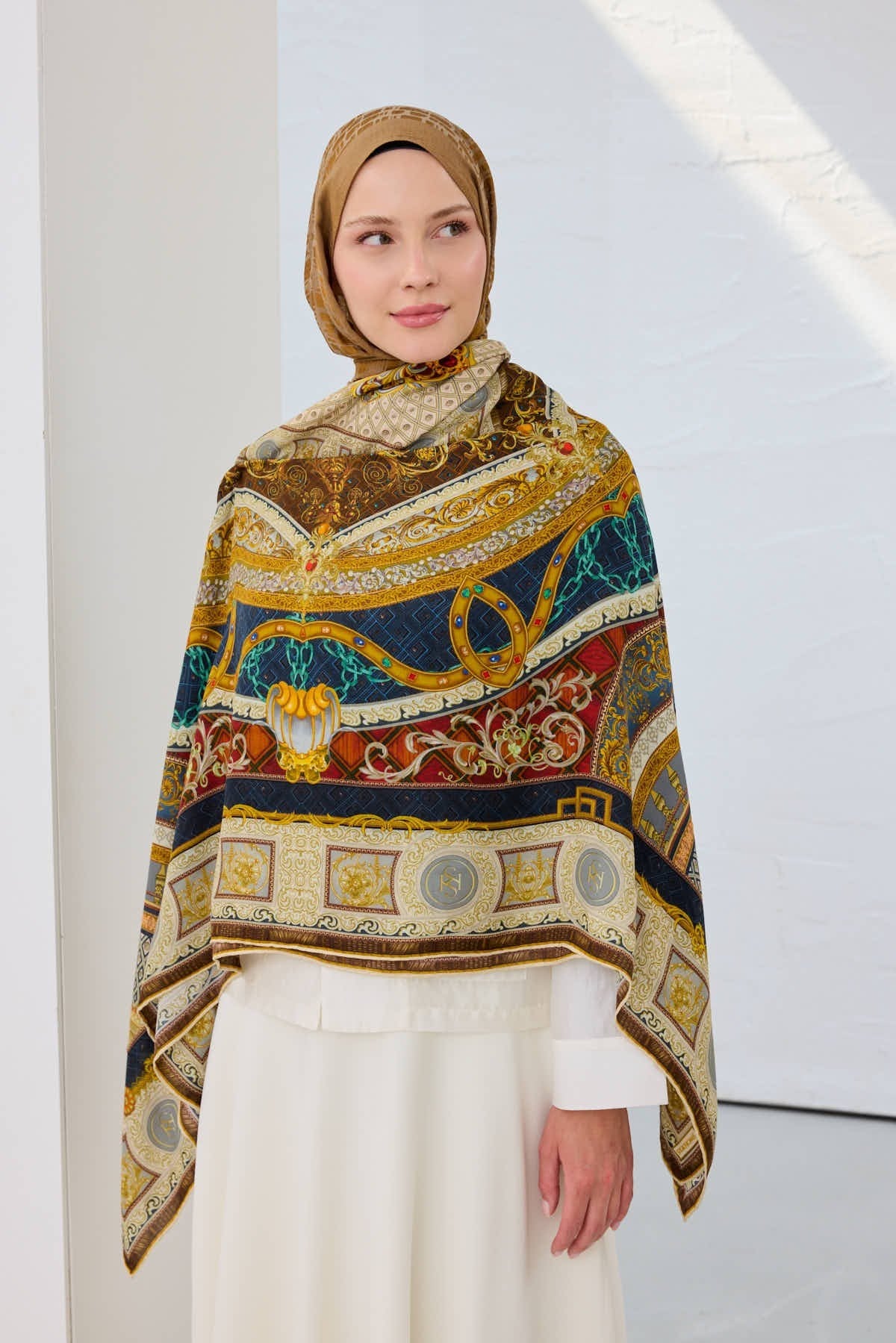 Omuz Şalı Baroque Krem