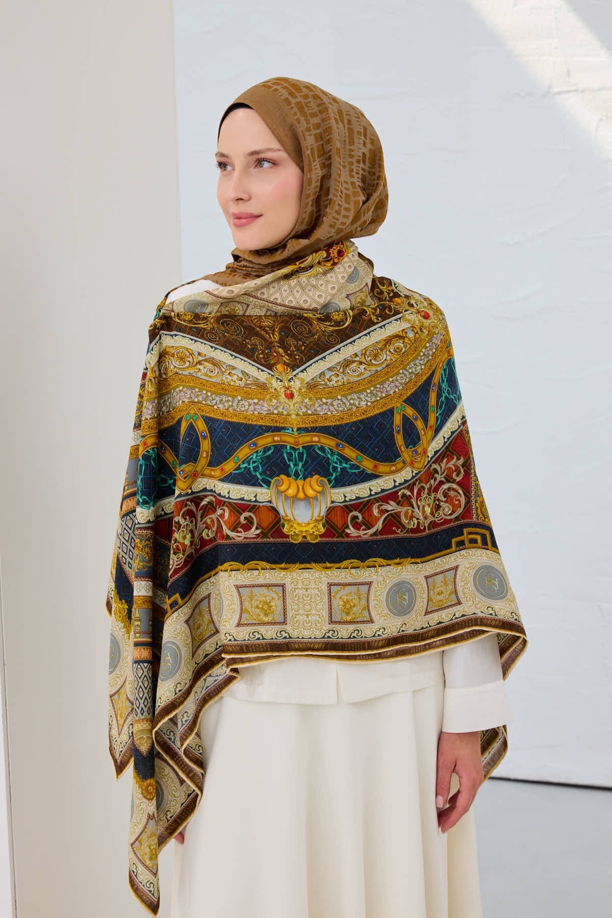 Omuz Şalı Baroque Krem