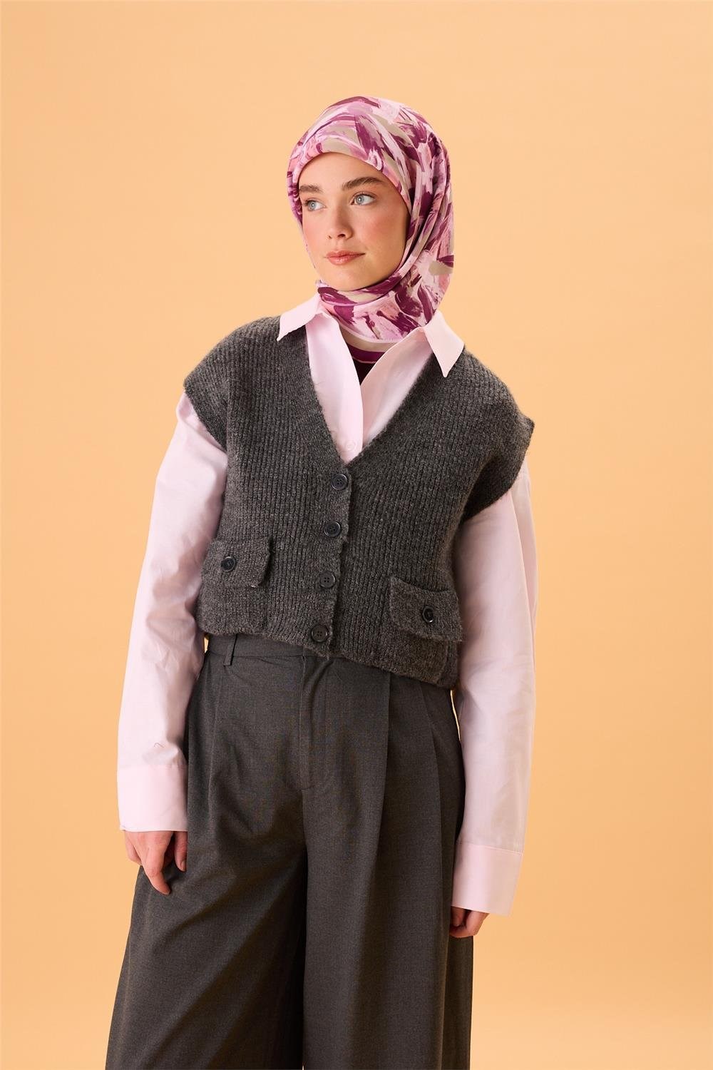 Organik Pamuk İpek Eşarp Mor-Yeşil Gri-Somon-Eflatun Desenli Kaymaz Tok Duruşlu
                90X90
