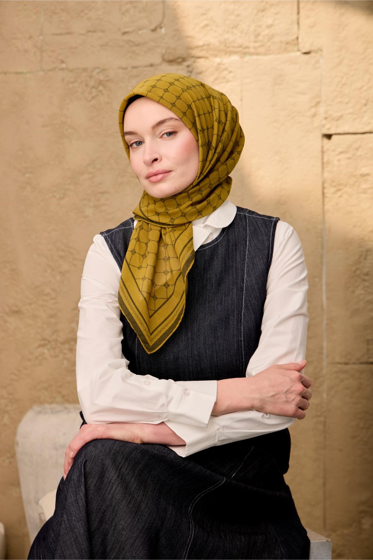 Pamuk-Flos Eşarp Koyu Yeşil-Olive Desenli Tok Duruşlu 90X90