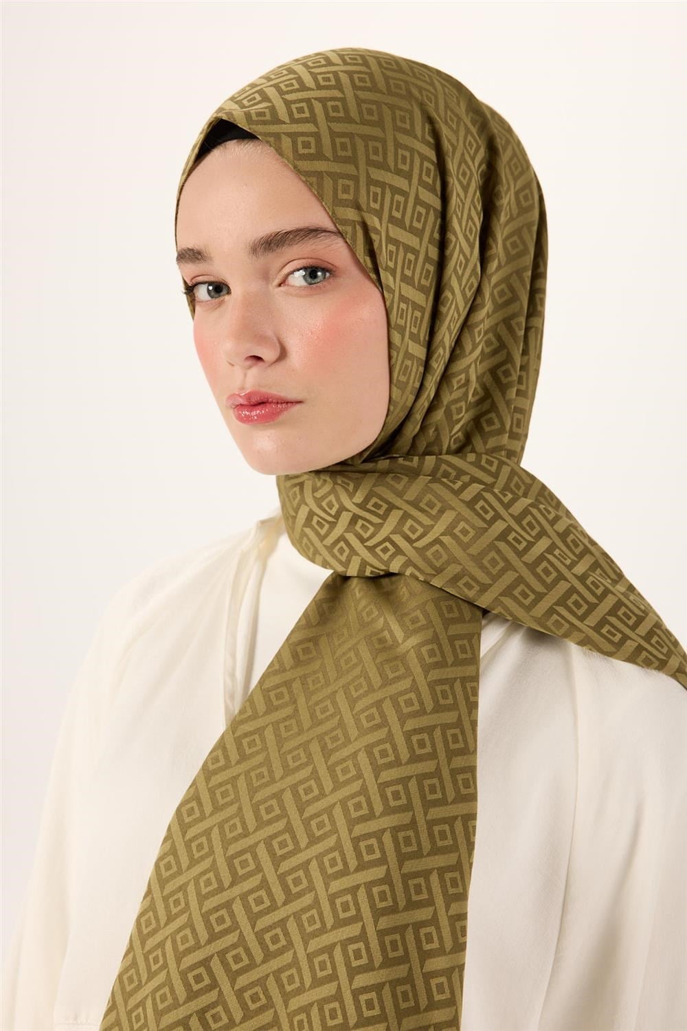 Pamuk Polyester Liva Şal Olive Desenli Tok Duruşlu 90X200
