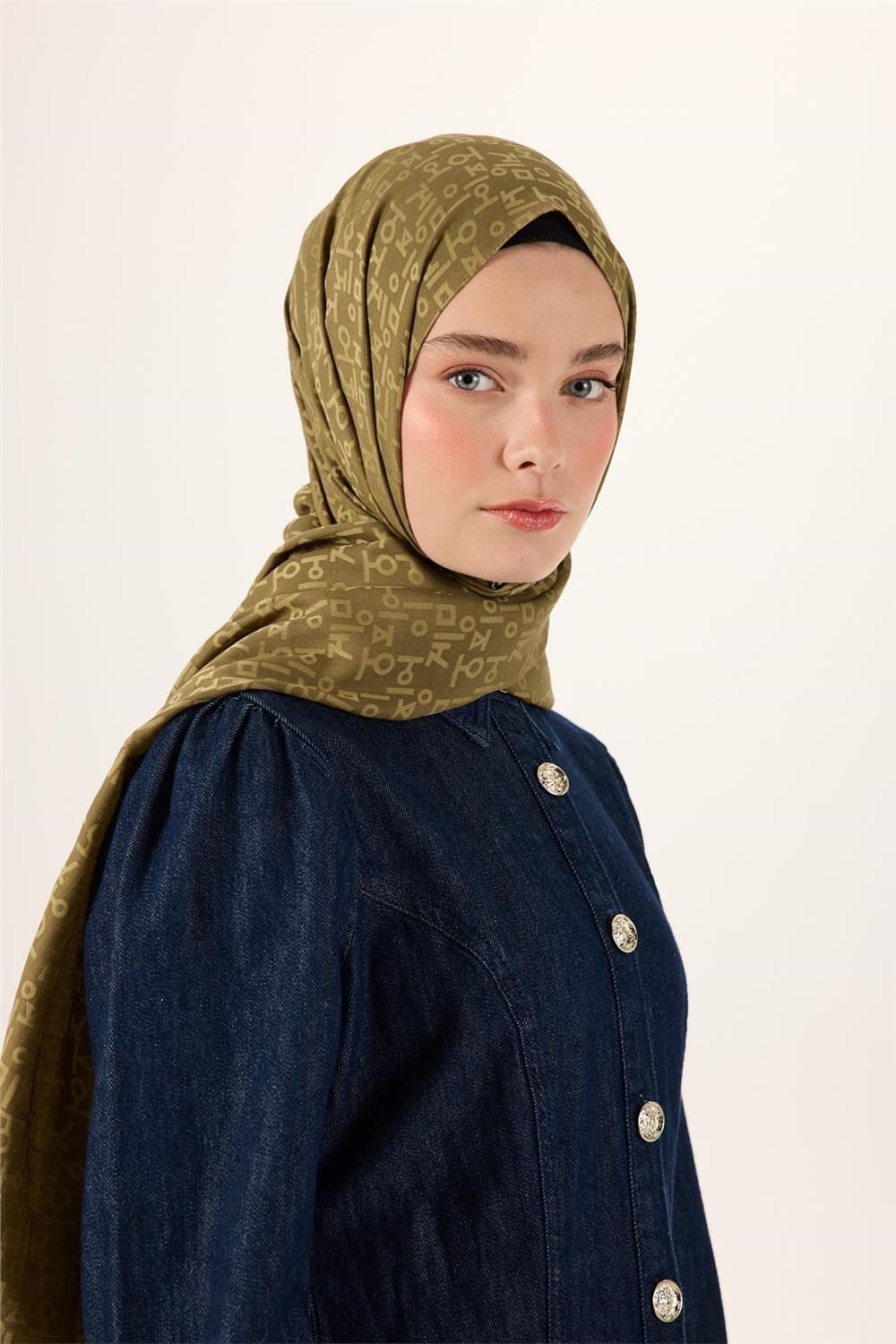 Pamuk Polyester Liva Şal Zeytin Yeşili Kaymaz Tok Duruşlu 90X200