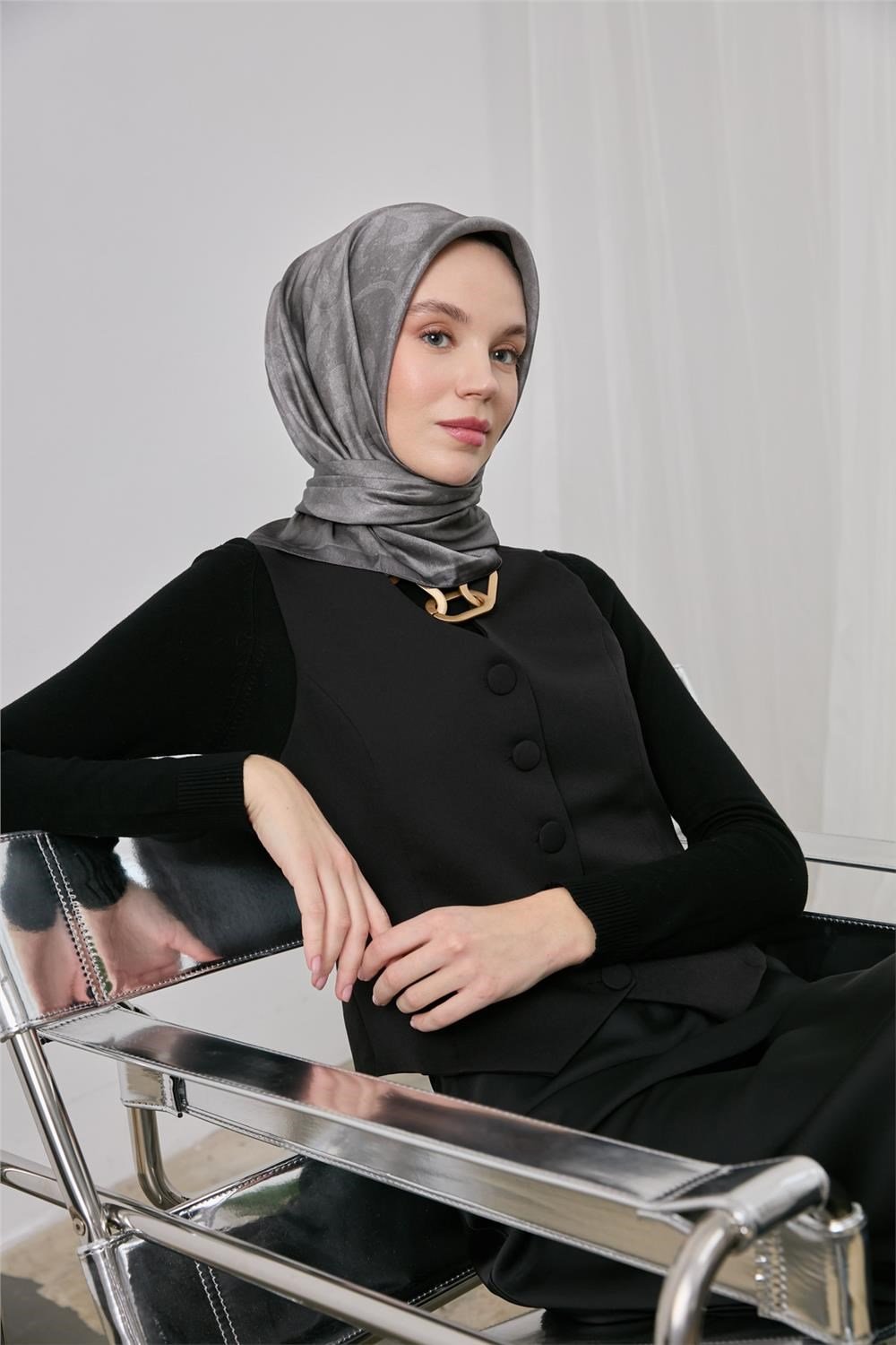 Polyester Karışımlı Shiny Eşarp Gümüş Etnik Desenli Parlak Dokulu 90X90