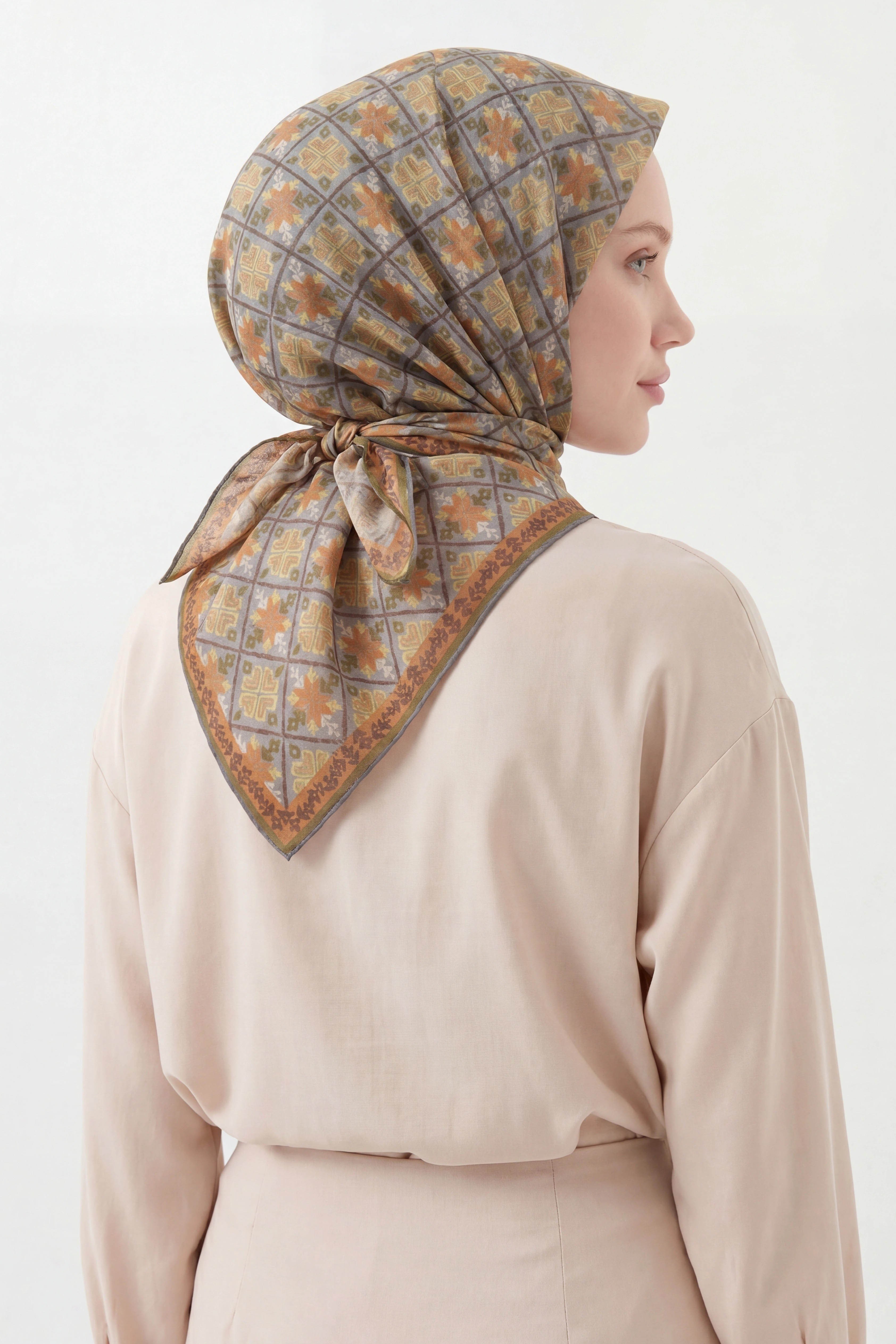 Soft Eşarp Minimal Motif Koyu Gri