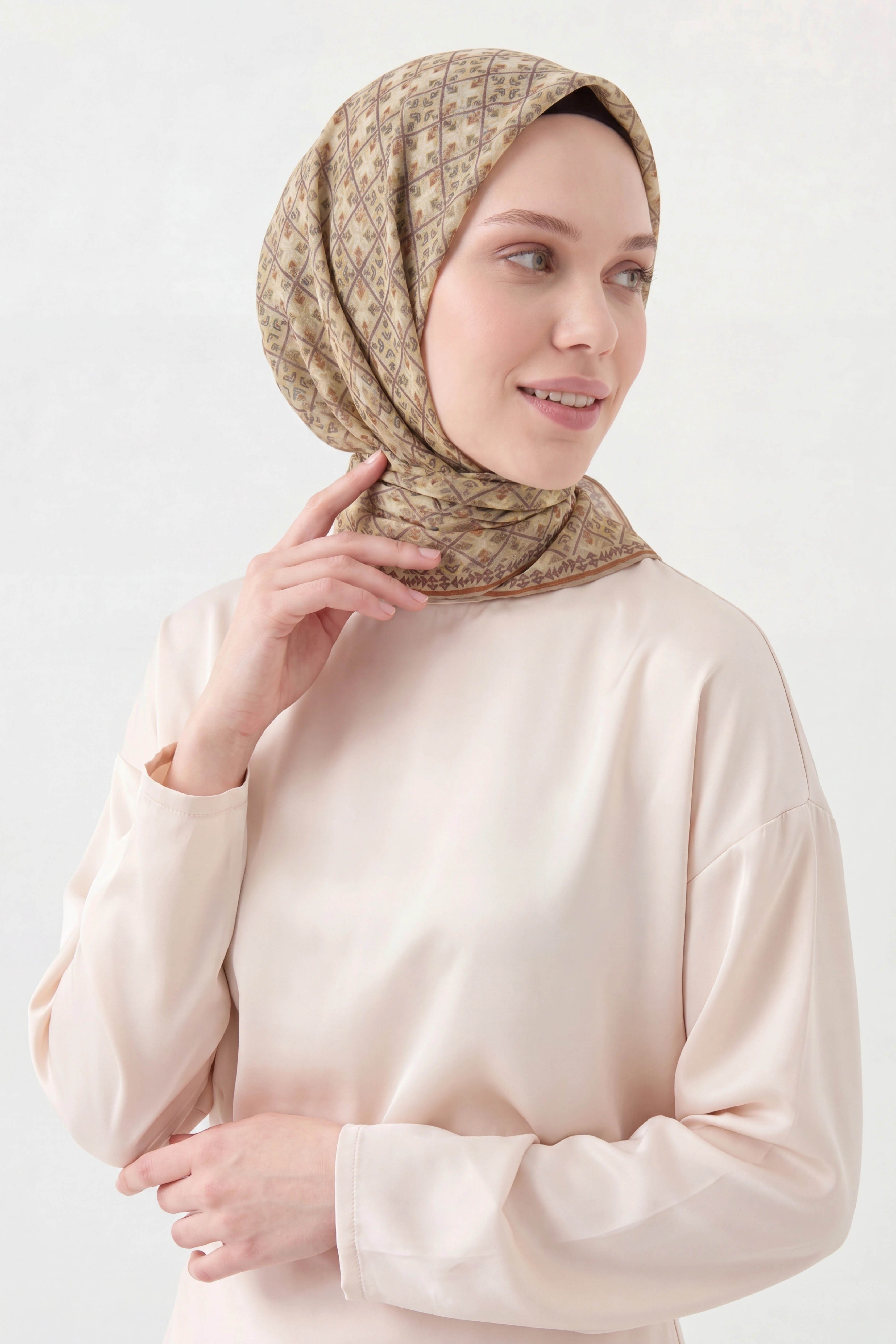 Soft Eşarp Minimal Motif Krem