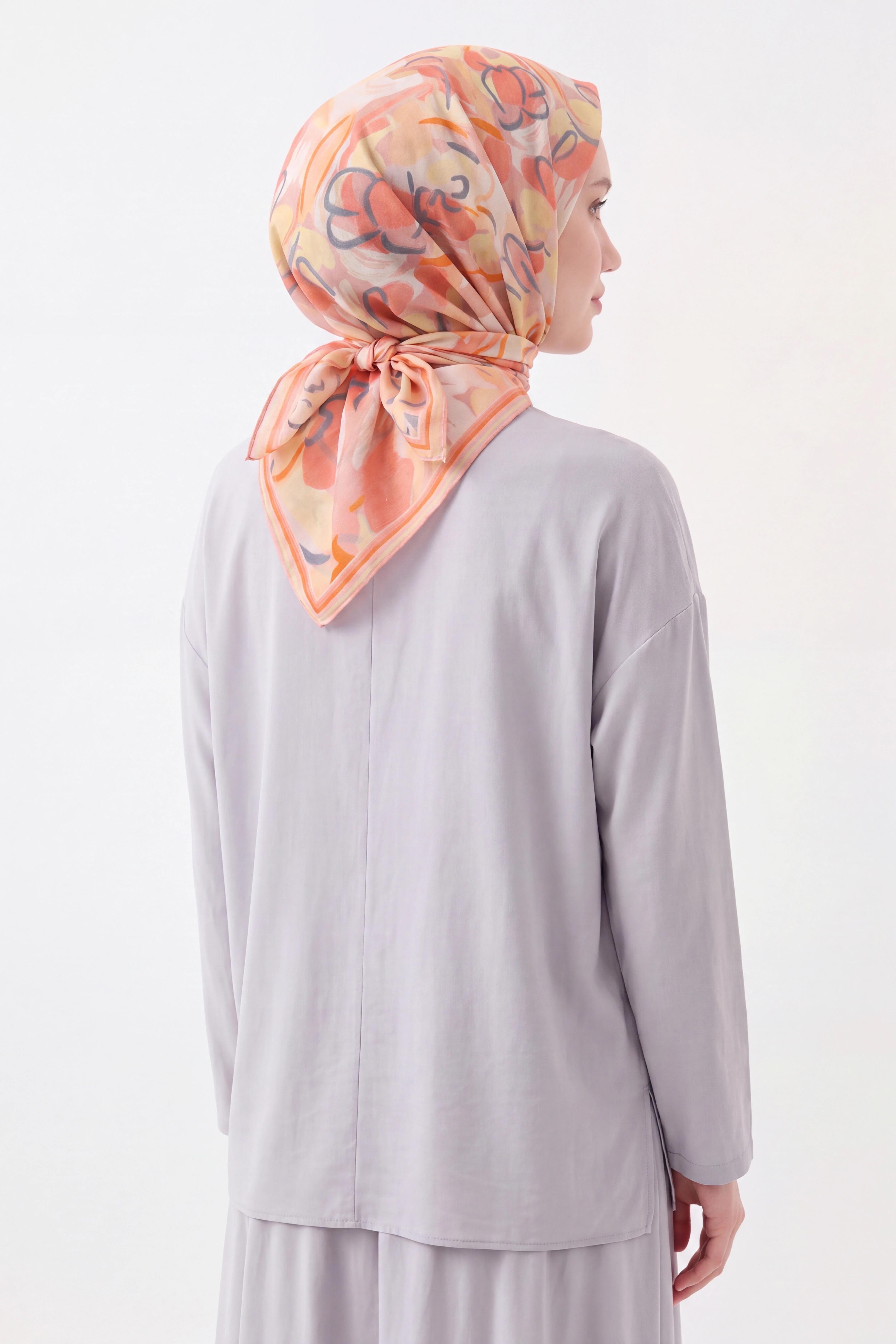 Soft Eşarp Painterly Floral Yavruağzı