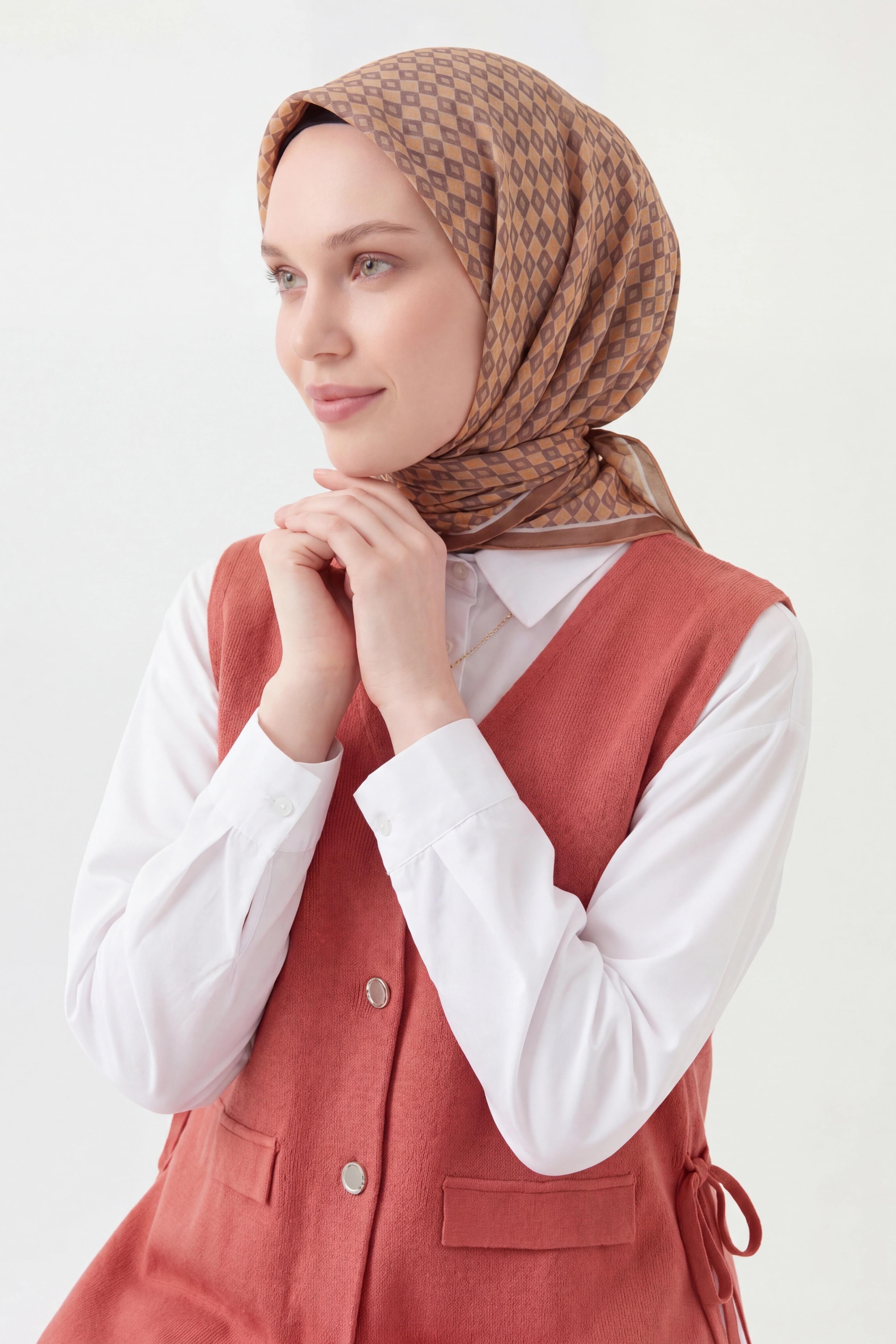 Soft Eşarp Retro Geometrik  Sütlü Kahve