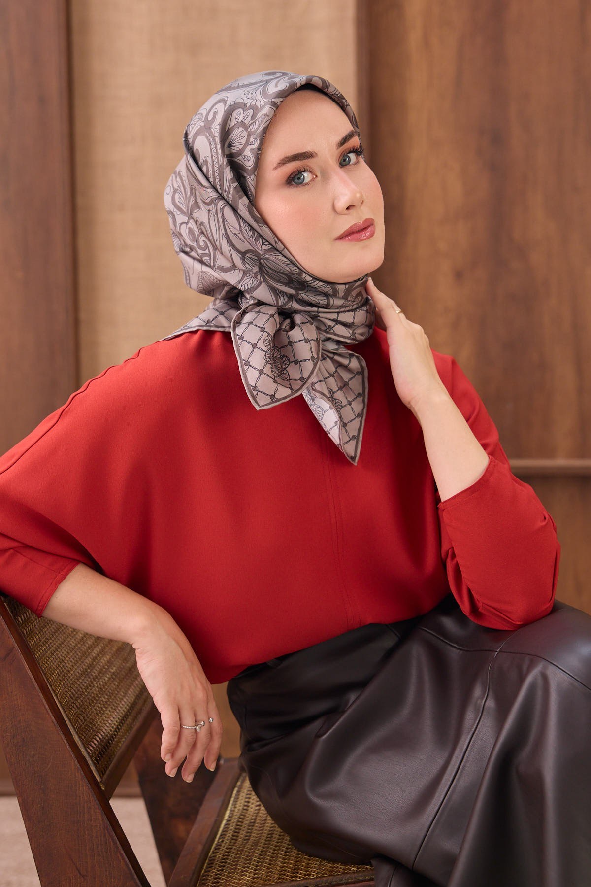 Twill İpek Eşarp Floral Paisley Gri
