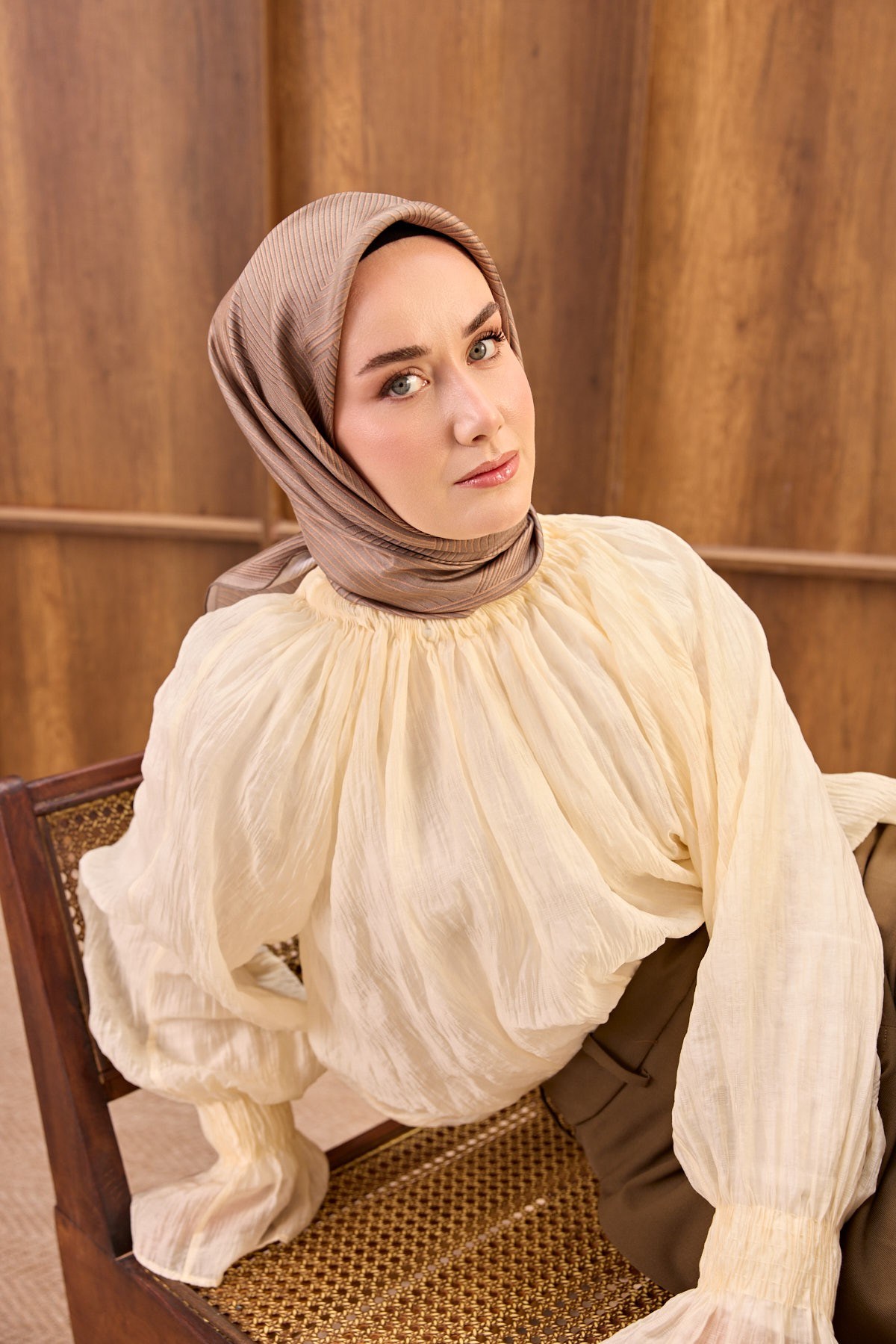 Twill İpek Eşarp Fluid Lines Vizon