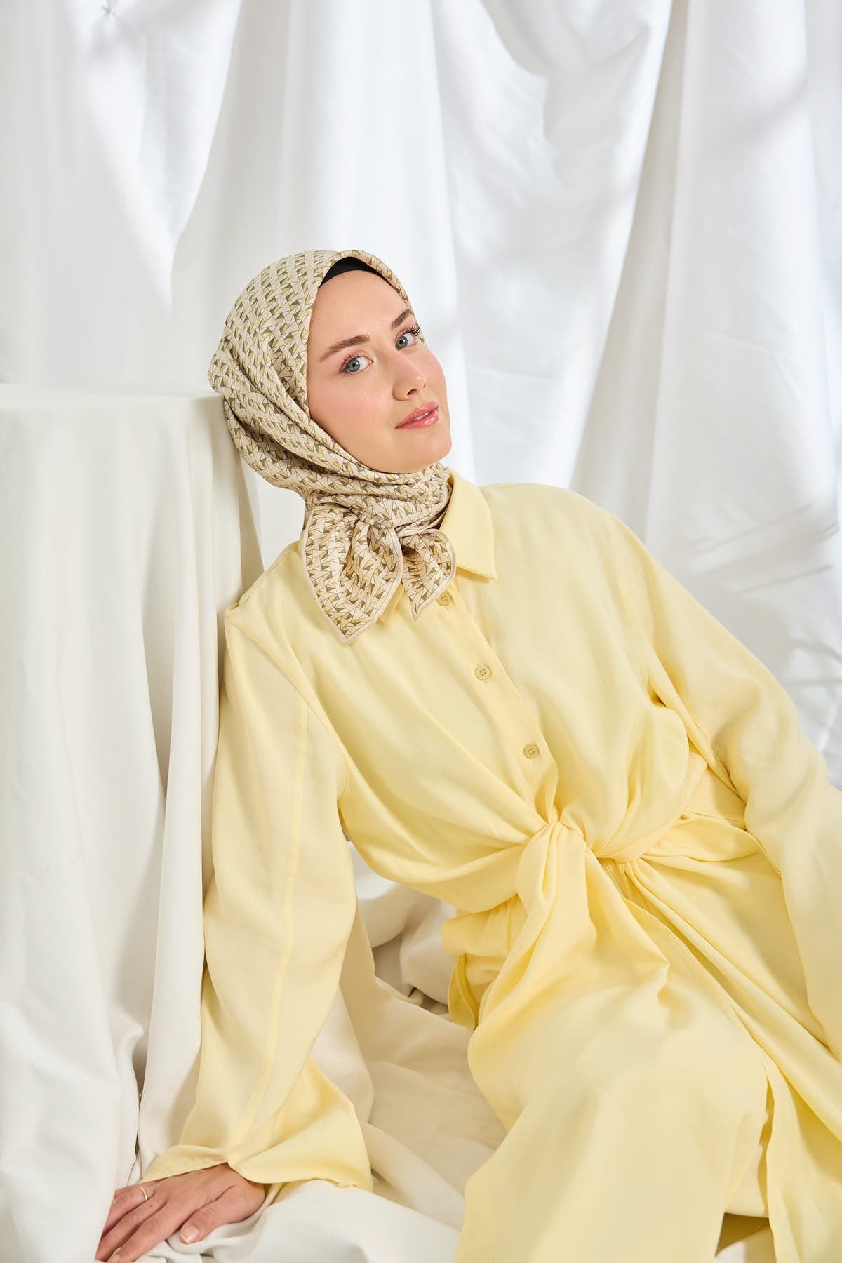 Twill İpek Eşarp Geometric Pattern Krem