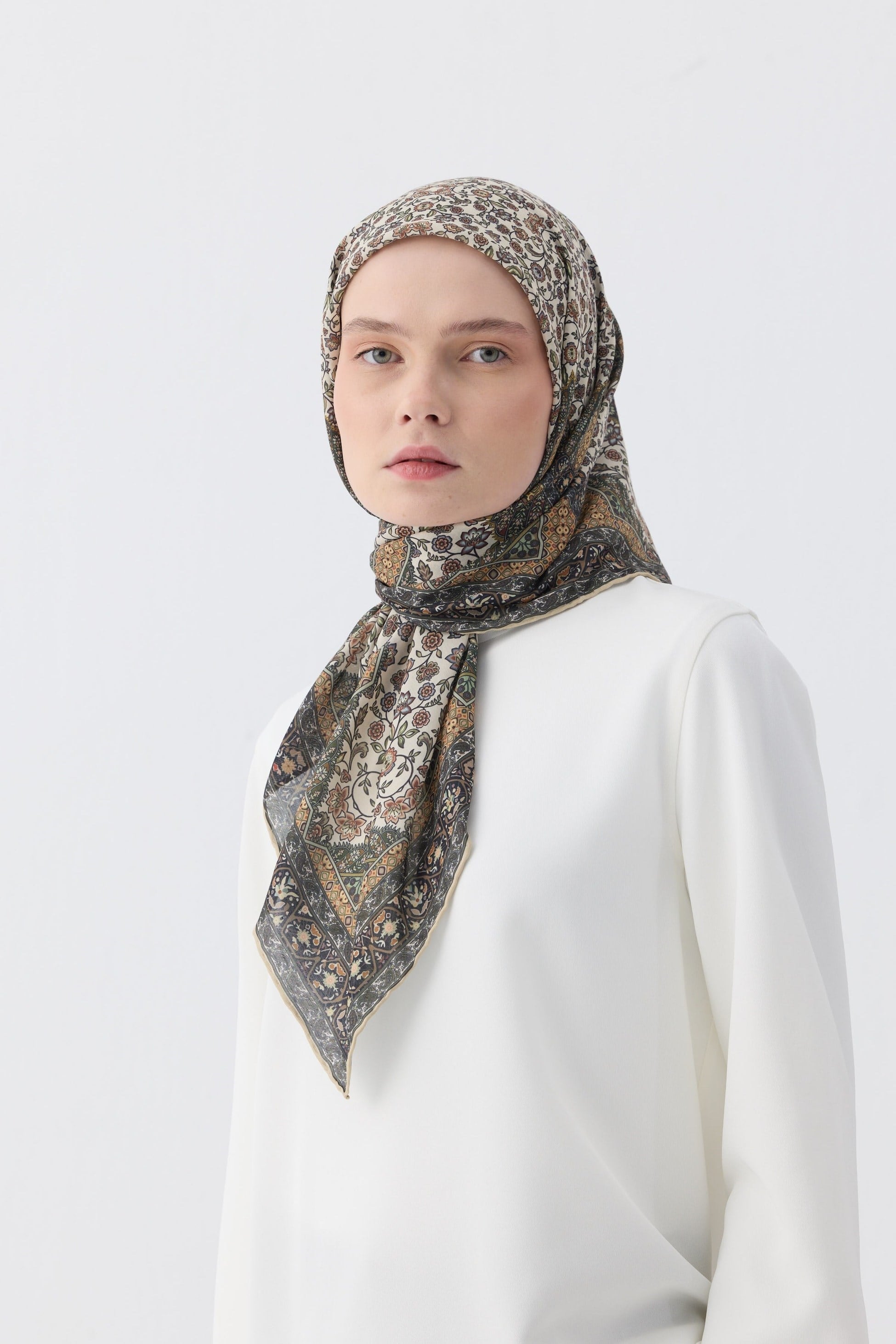 Winter Bloom Soft Eşarp 1244