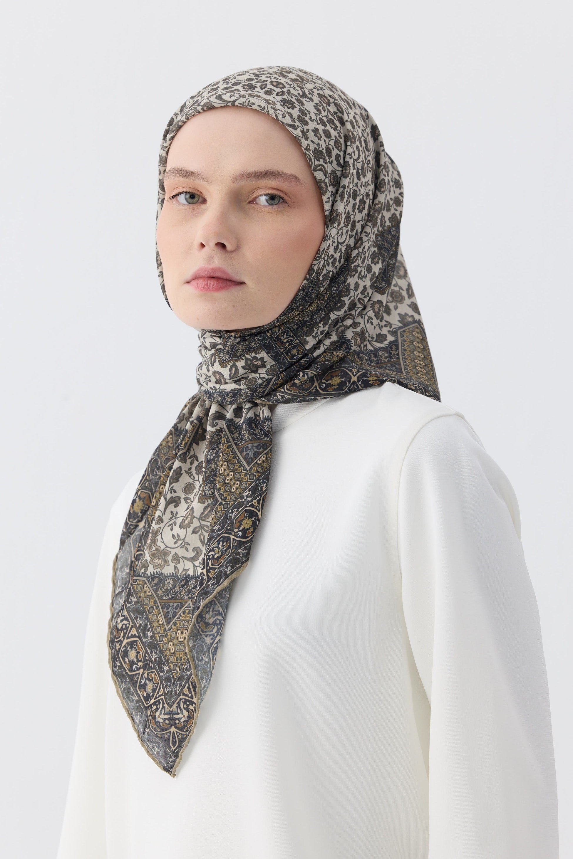 Winter Bloom Soft Eşarp 1244