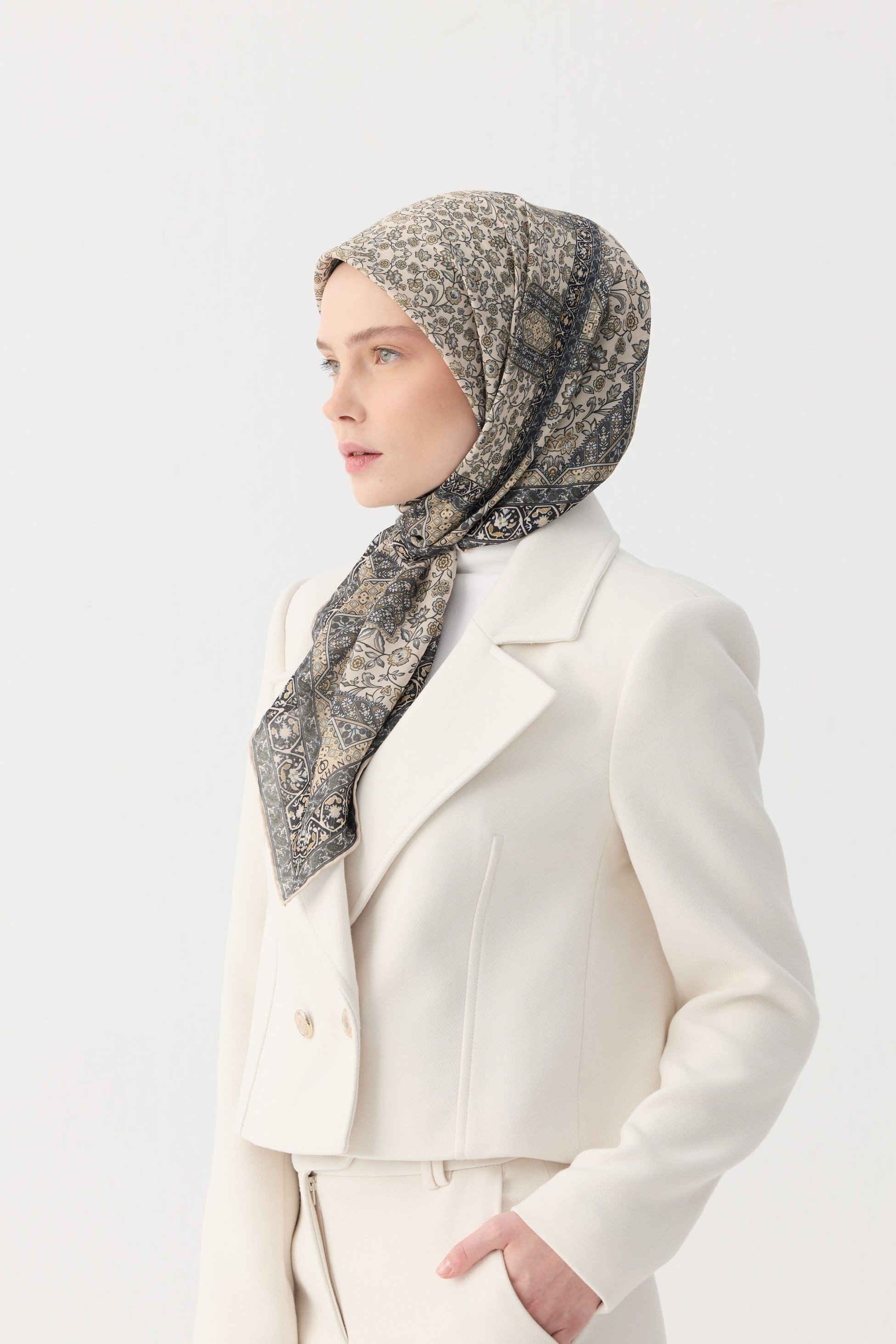 Winter Bloom Soft Eşarp 1244