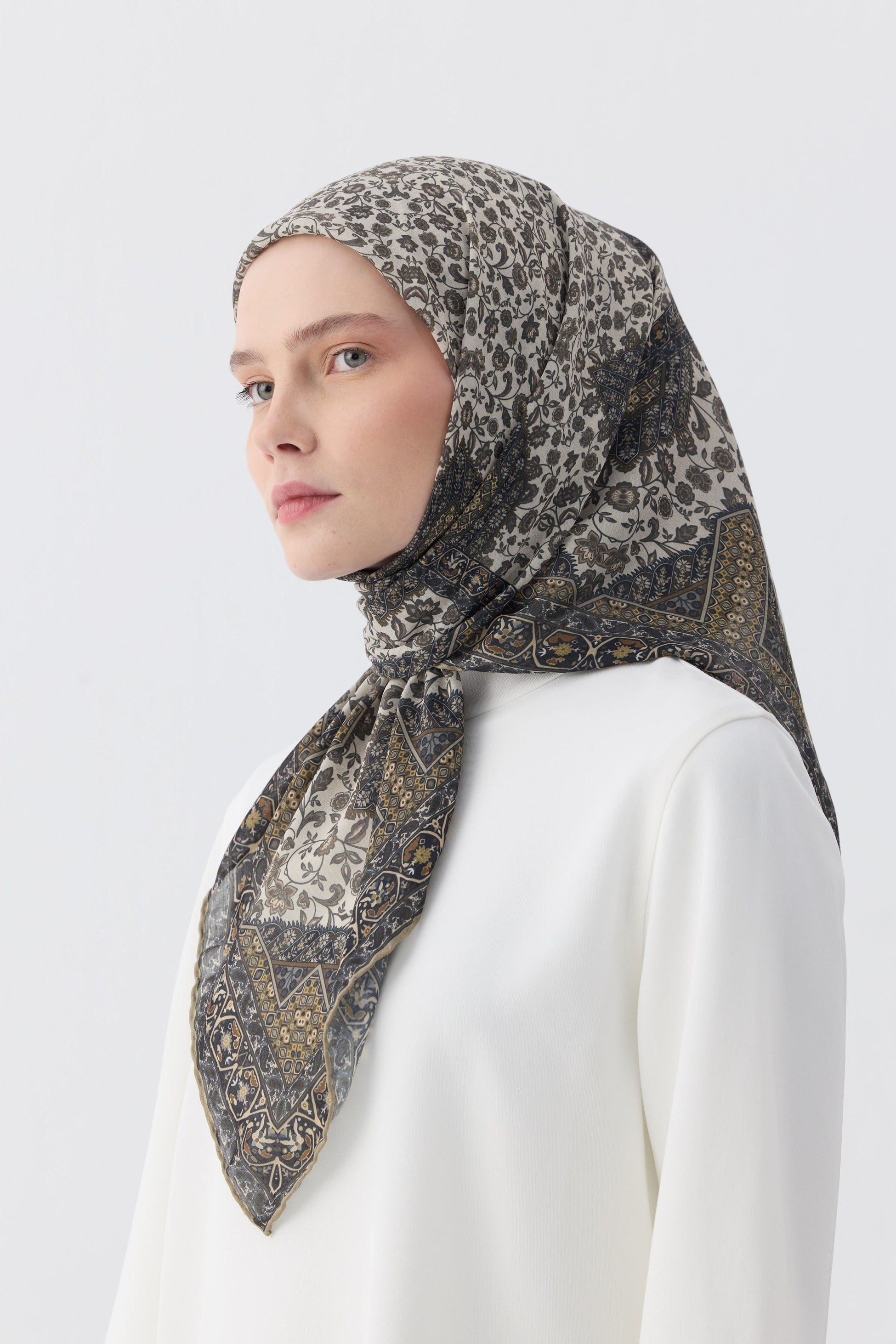 Winter Bloom Soft Eşarp 1244