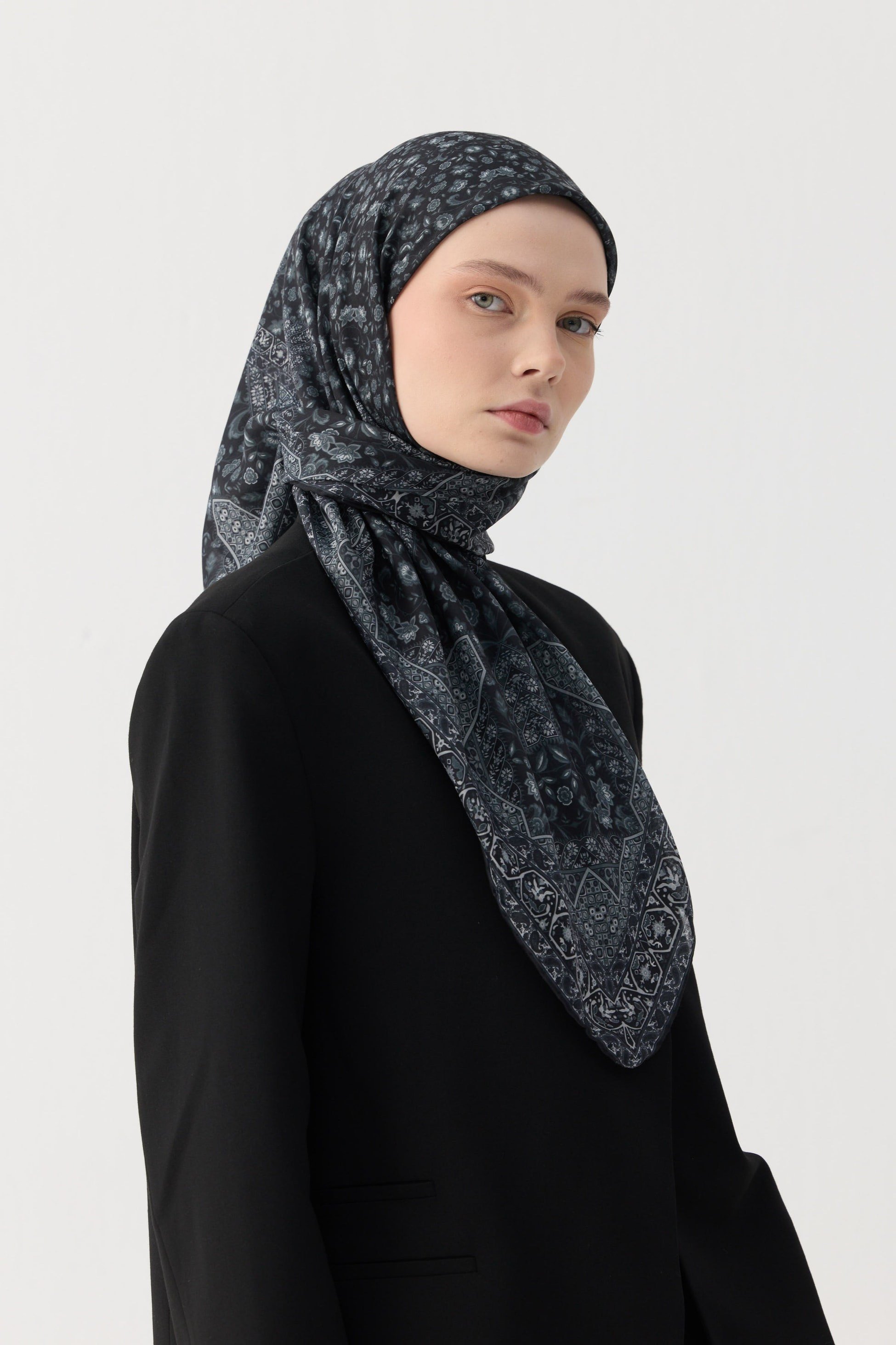 Winter Bloom Soft Eşarp 1244