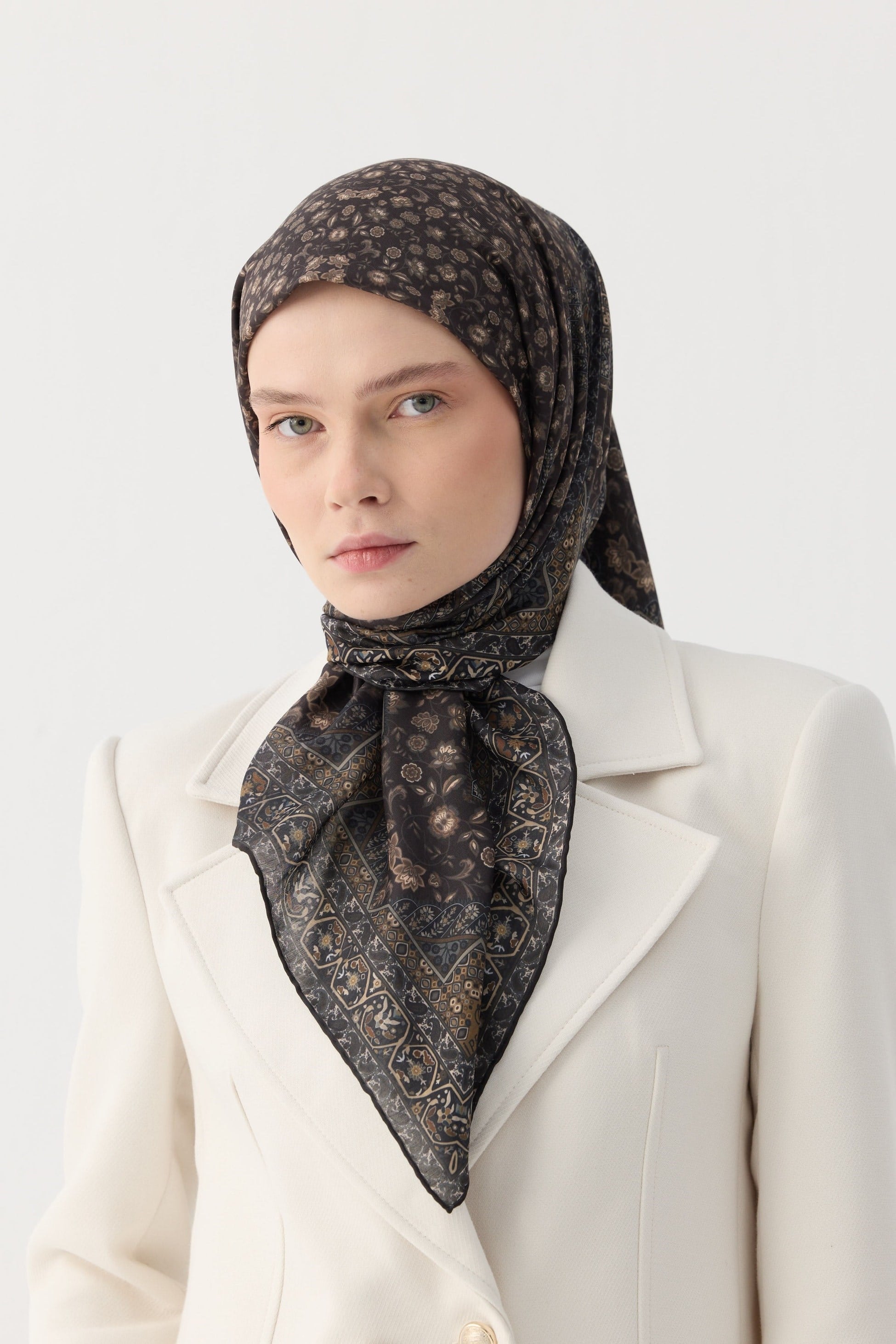 Winter Bloom Soft Eşarp 1244