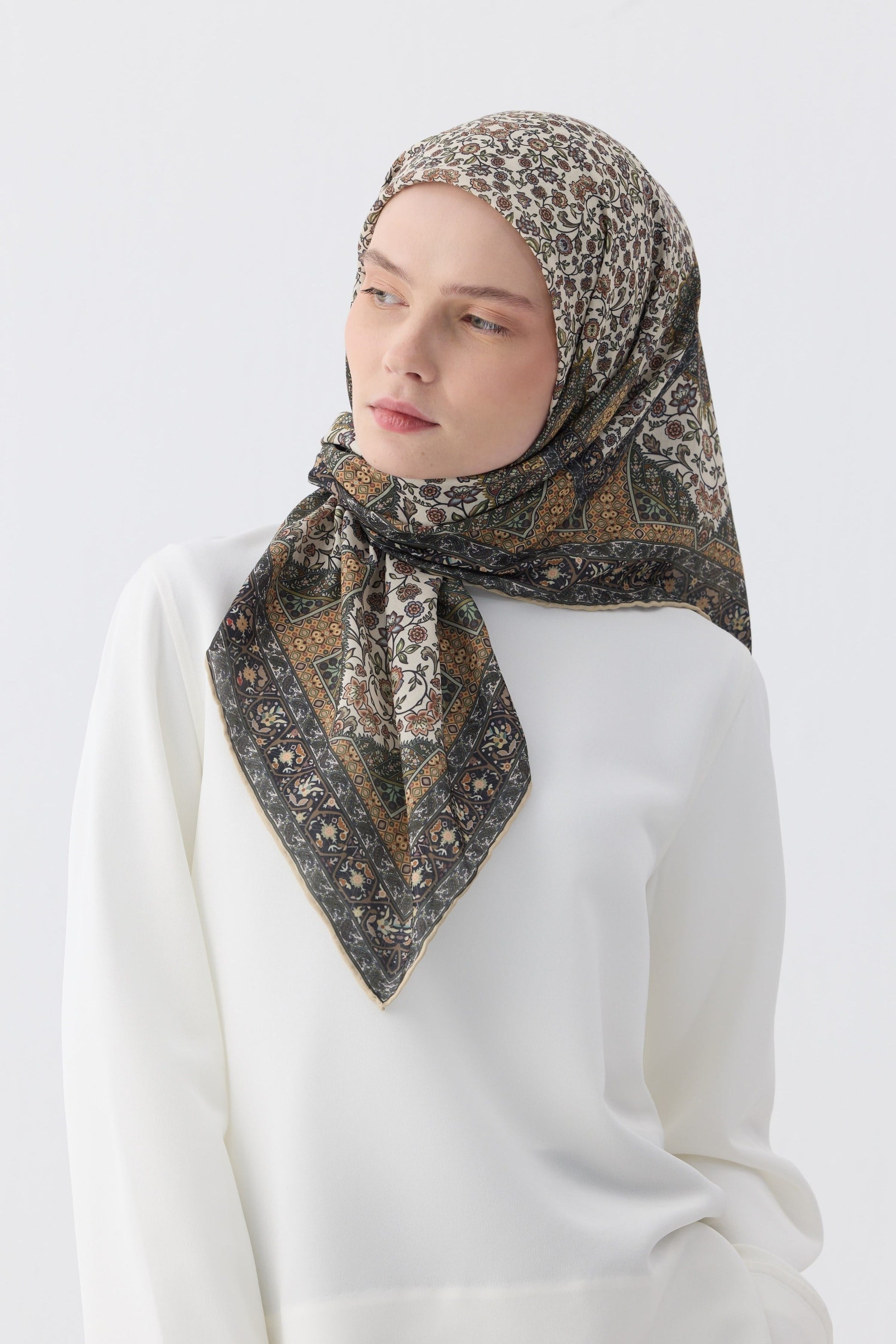 Winter Bloom Soft Eşarp 1244