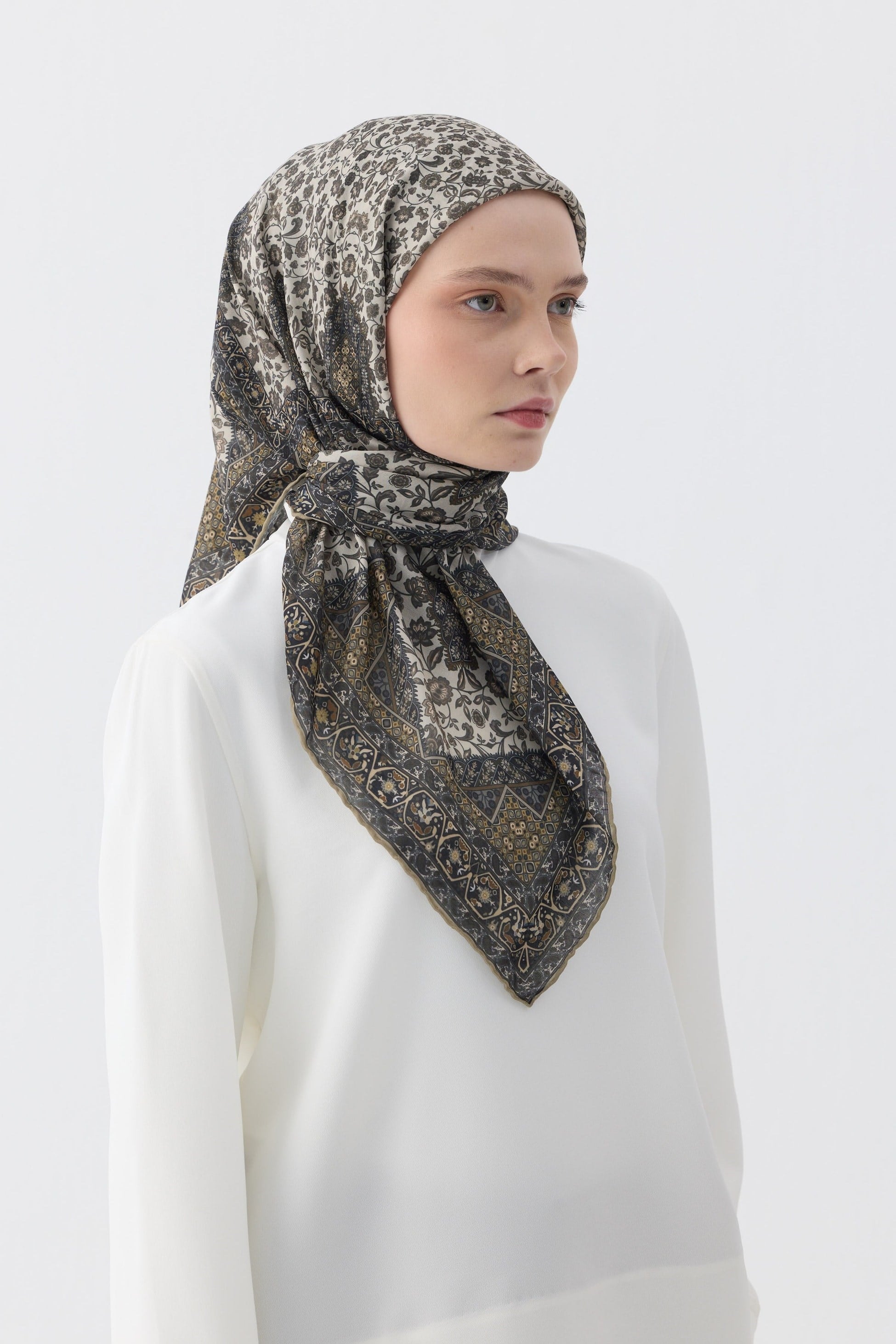 Winter Bloom Soft Eşarp 1244