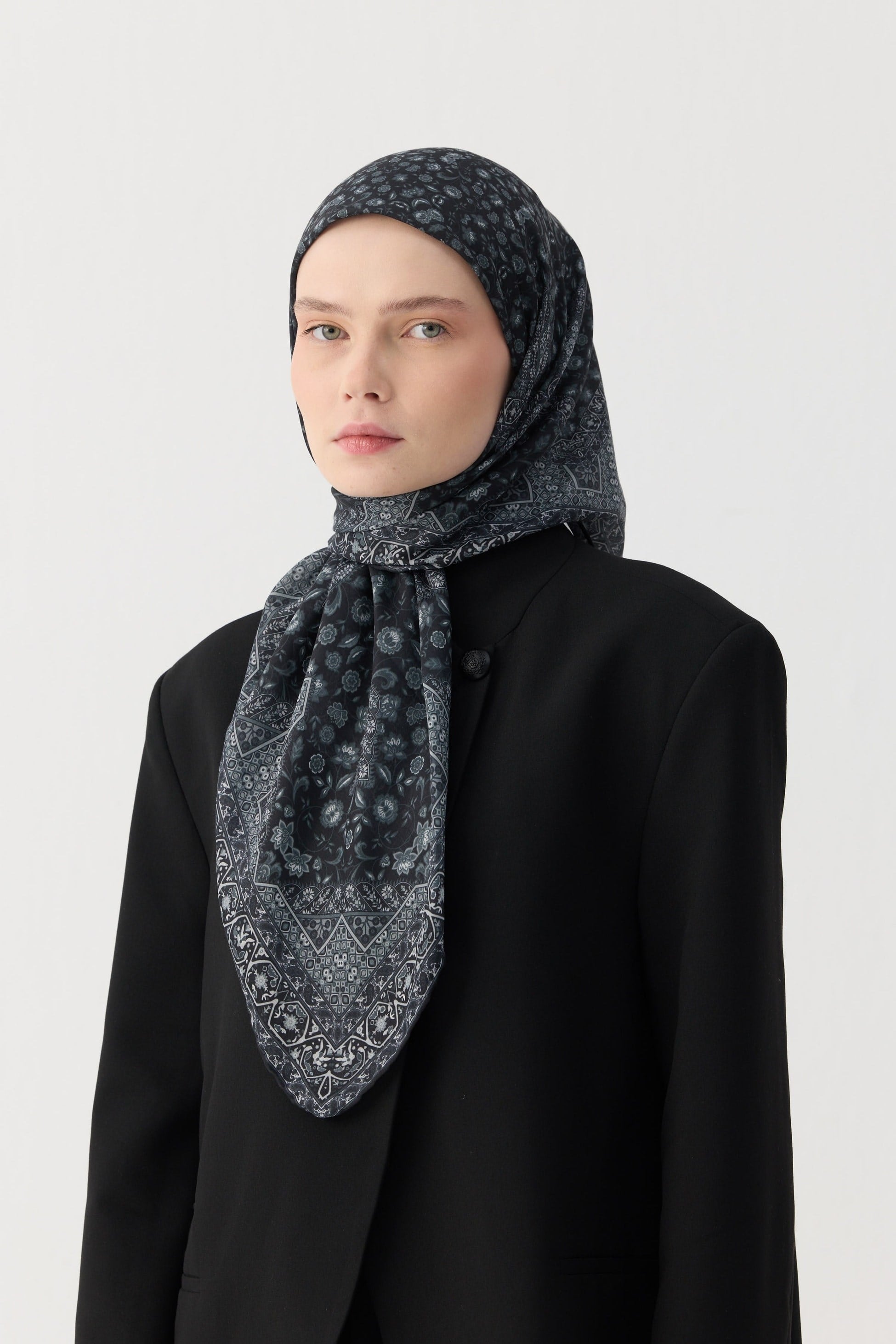 Winter Bloom Soft Eşarp 1244