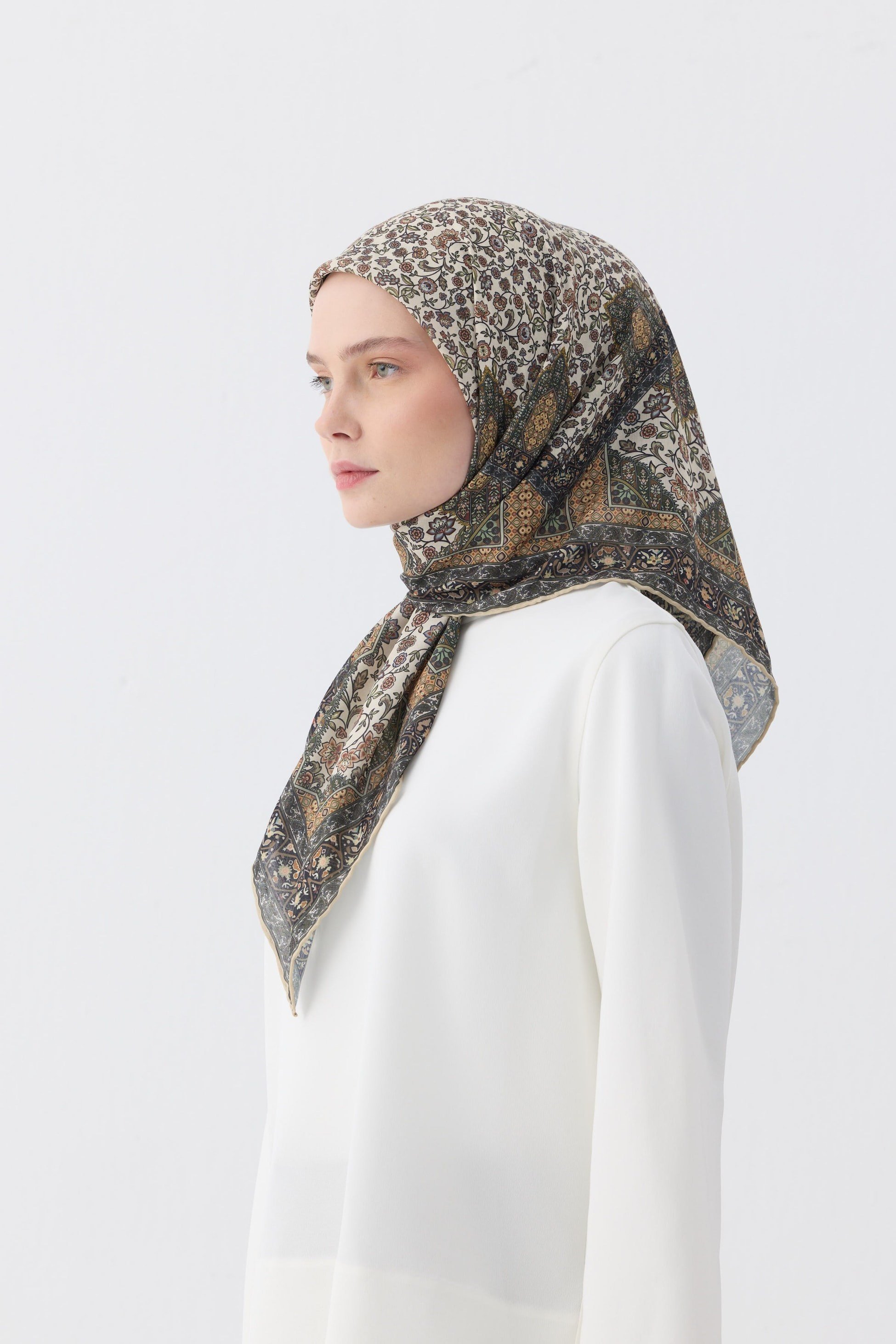 Winter Bloom Soft Eşarp 1244