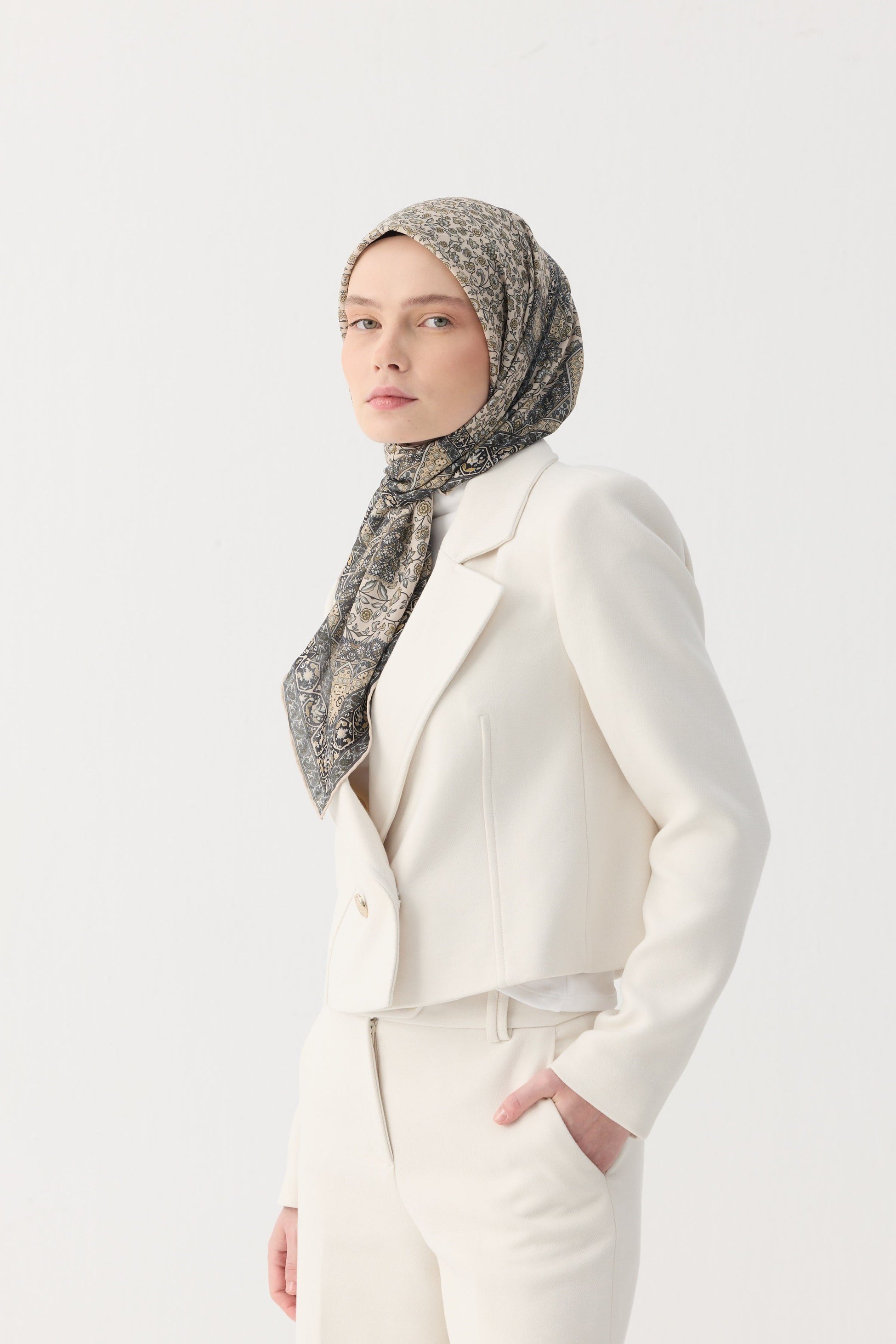 Winter Bloom Soft Eşarp 1244