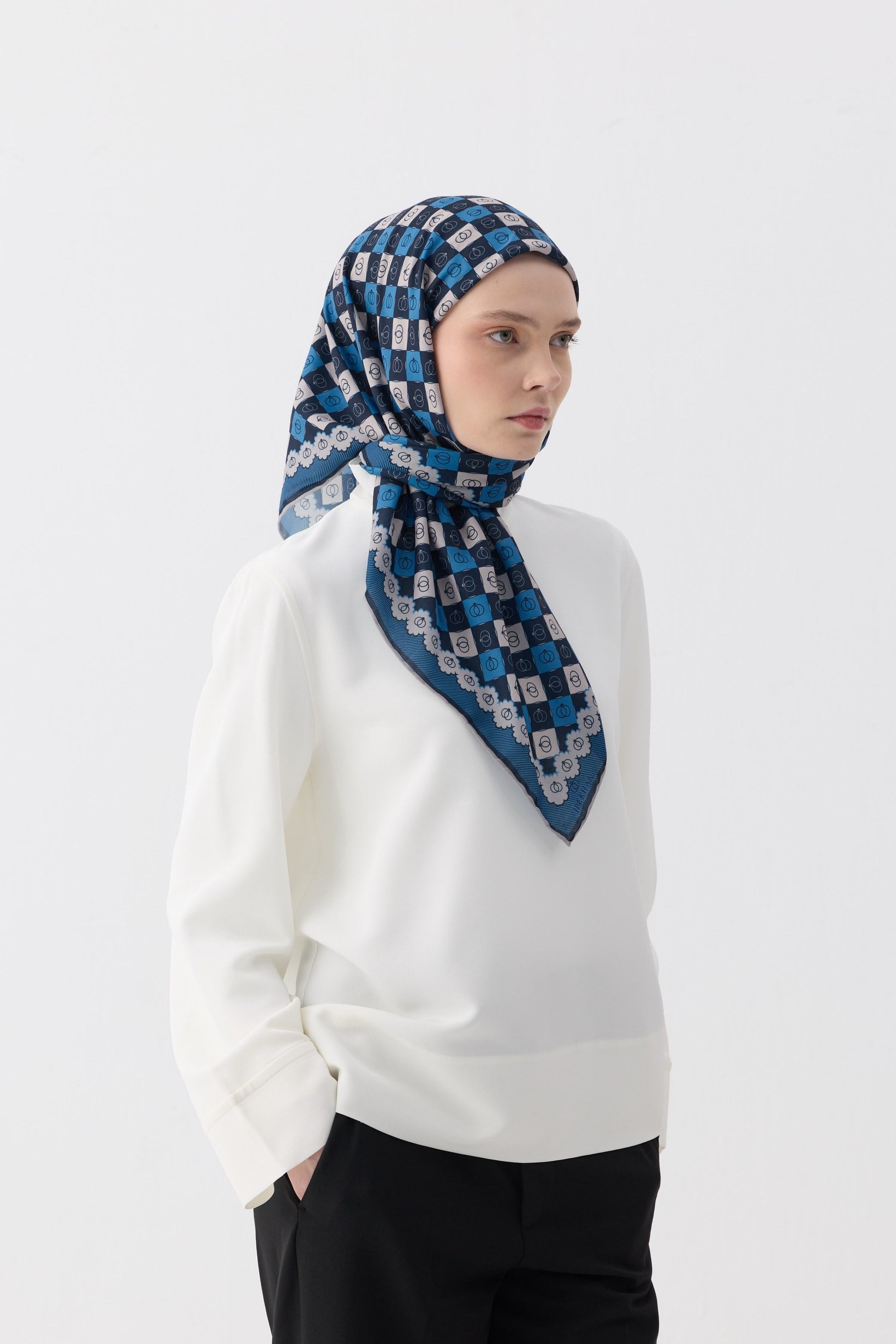 Winter Bloom Soft Eşarp 1245