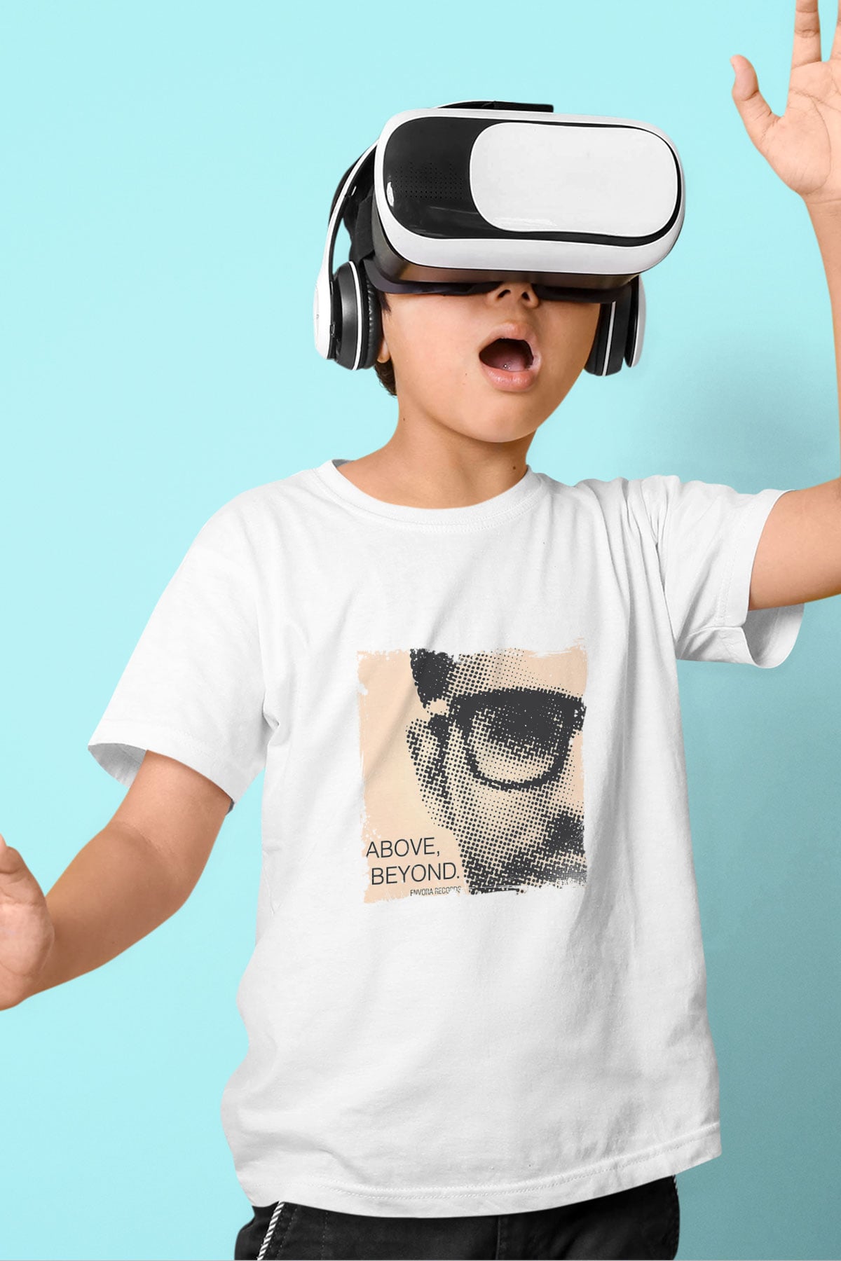 Above and Beyond Baskılı Beyaz Çocuk Tişört
