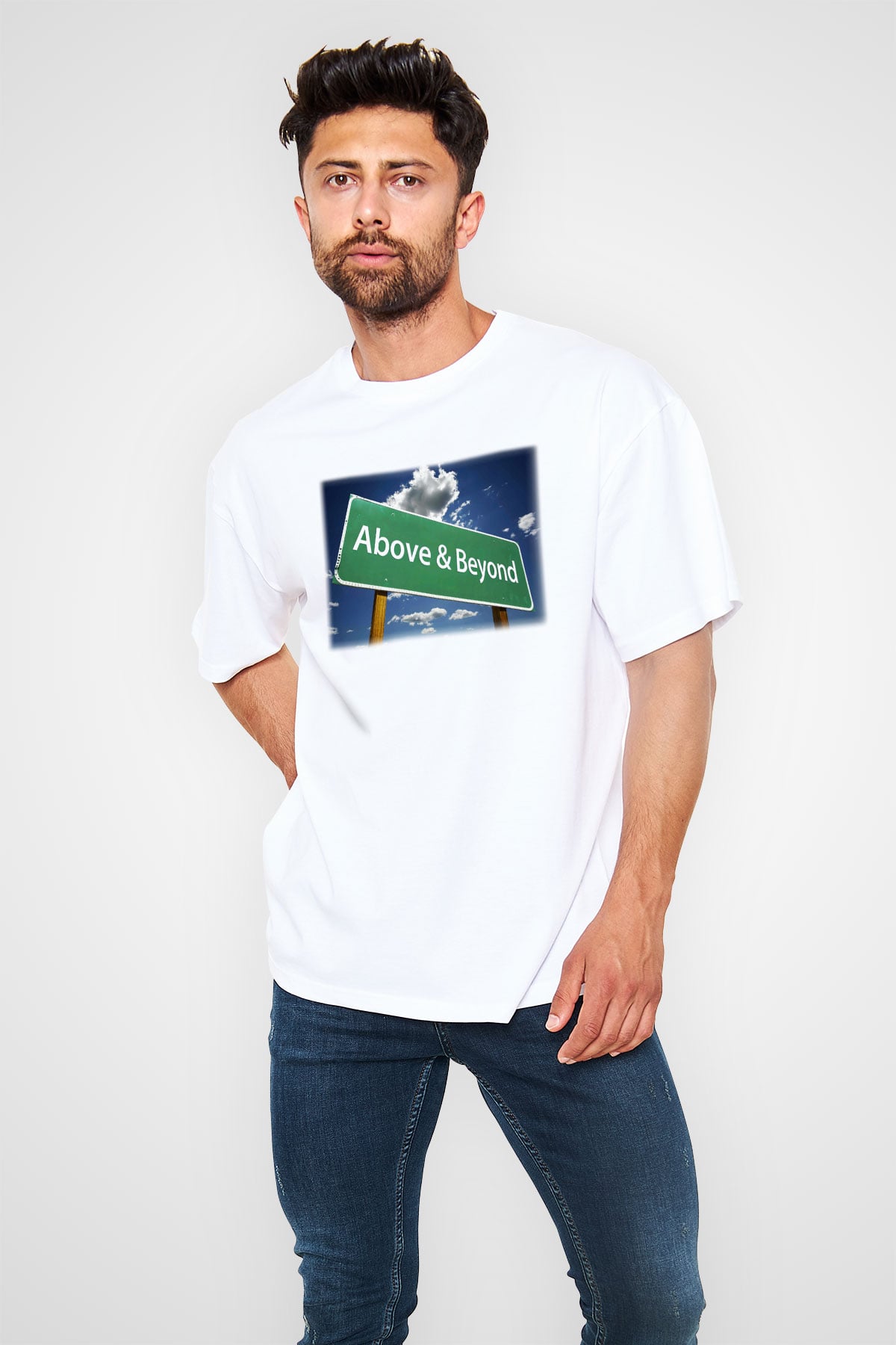 Above and Beyond Beyaz Unisex Oversize Tişört T-Shirt