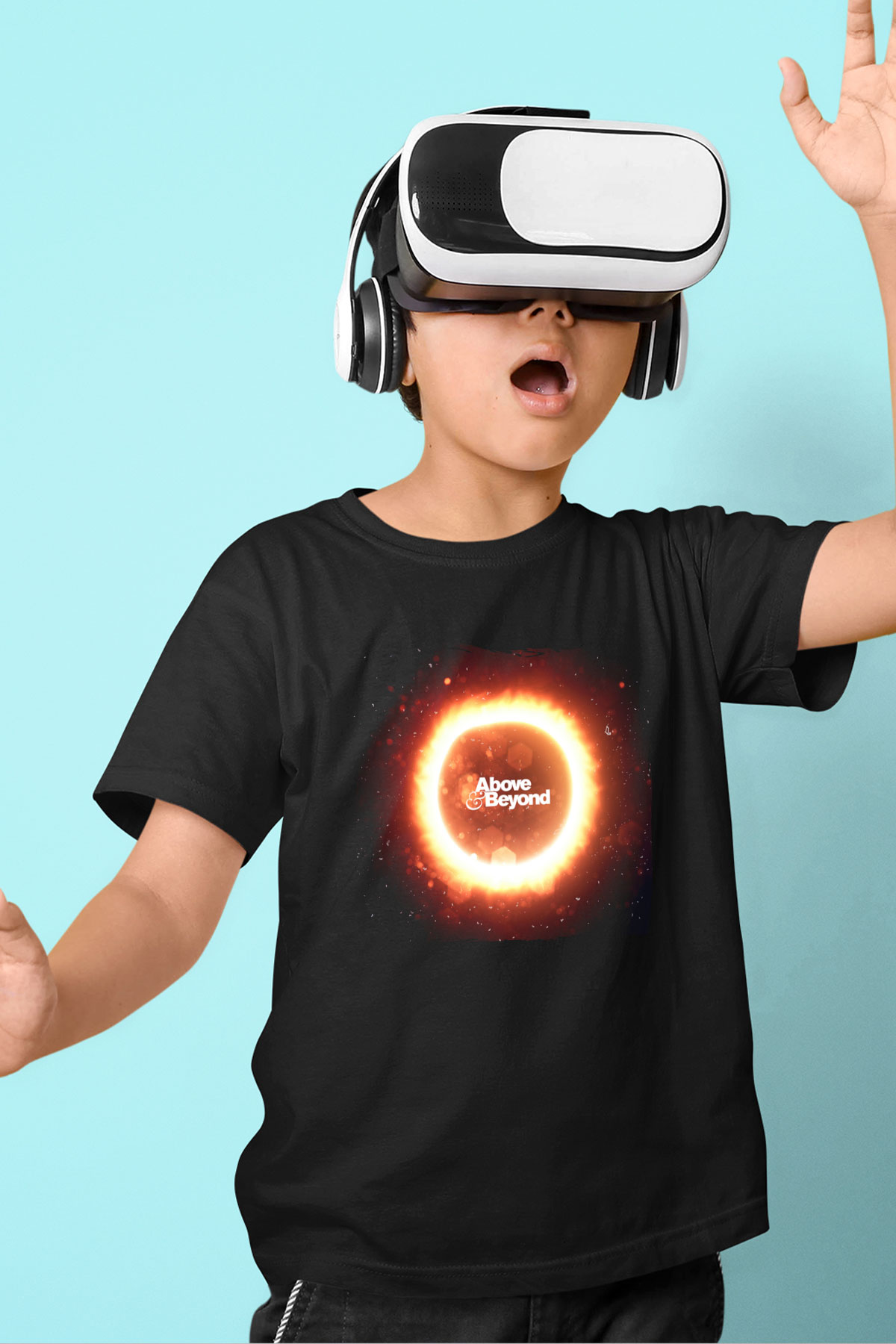 Above and Beyond Siyah Unisex Çocuk Tişört