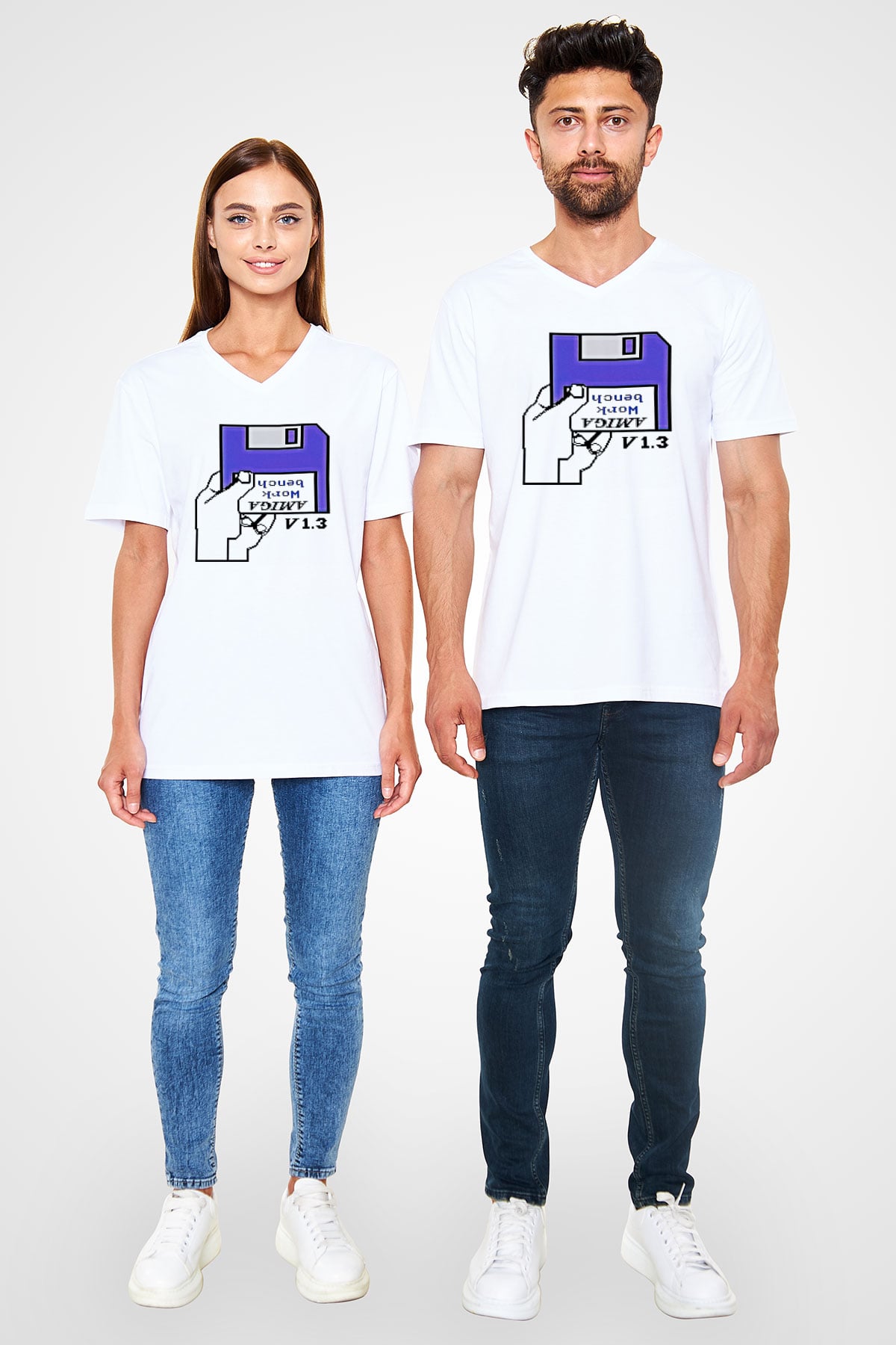 Amiga 500 Baskılı Beyaz Unisex V Yaka Tişört - Tshirt