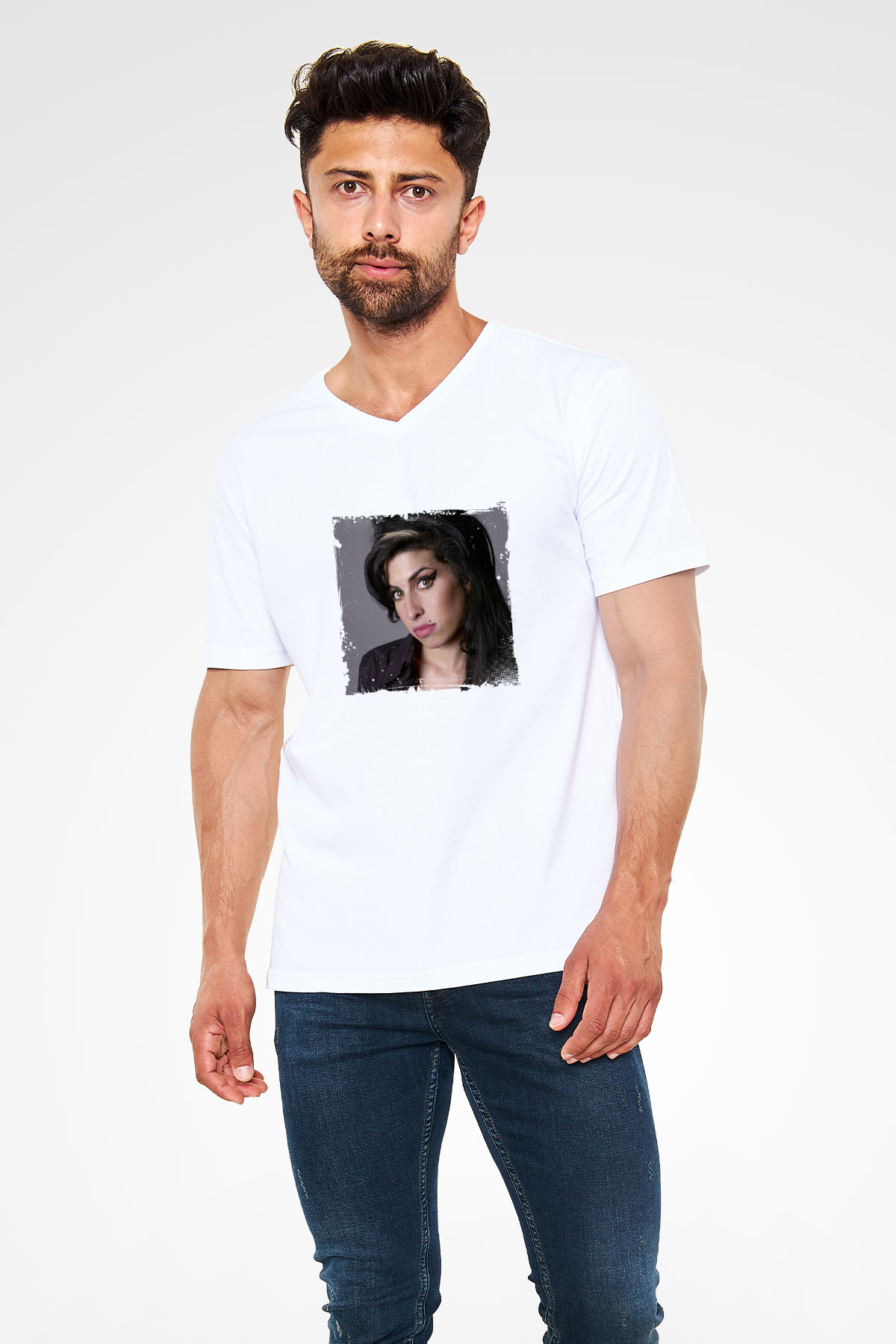 Amy Winehouse Baskılı Beyaz V Yaka Unisex Tişört